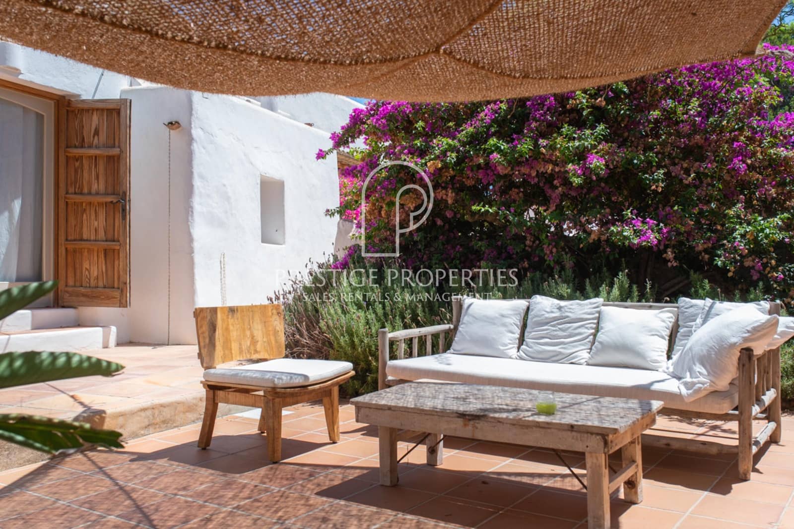 8 soveværelse Finca/Landehus til salg i Santa Eulalia / Santa Eularia med swimmingpool garage - € 6.900.000 (Ref: 8447576)