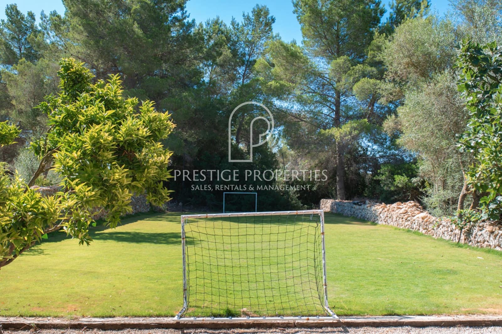 8 soveværelse Finca/Landehus til salg i Santa Eulalia / Santa Eularia med swimmingpool garage - € 6.900.000 (Ref: 8447576)