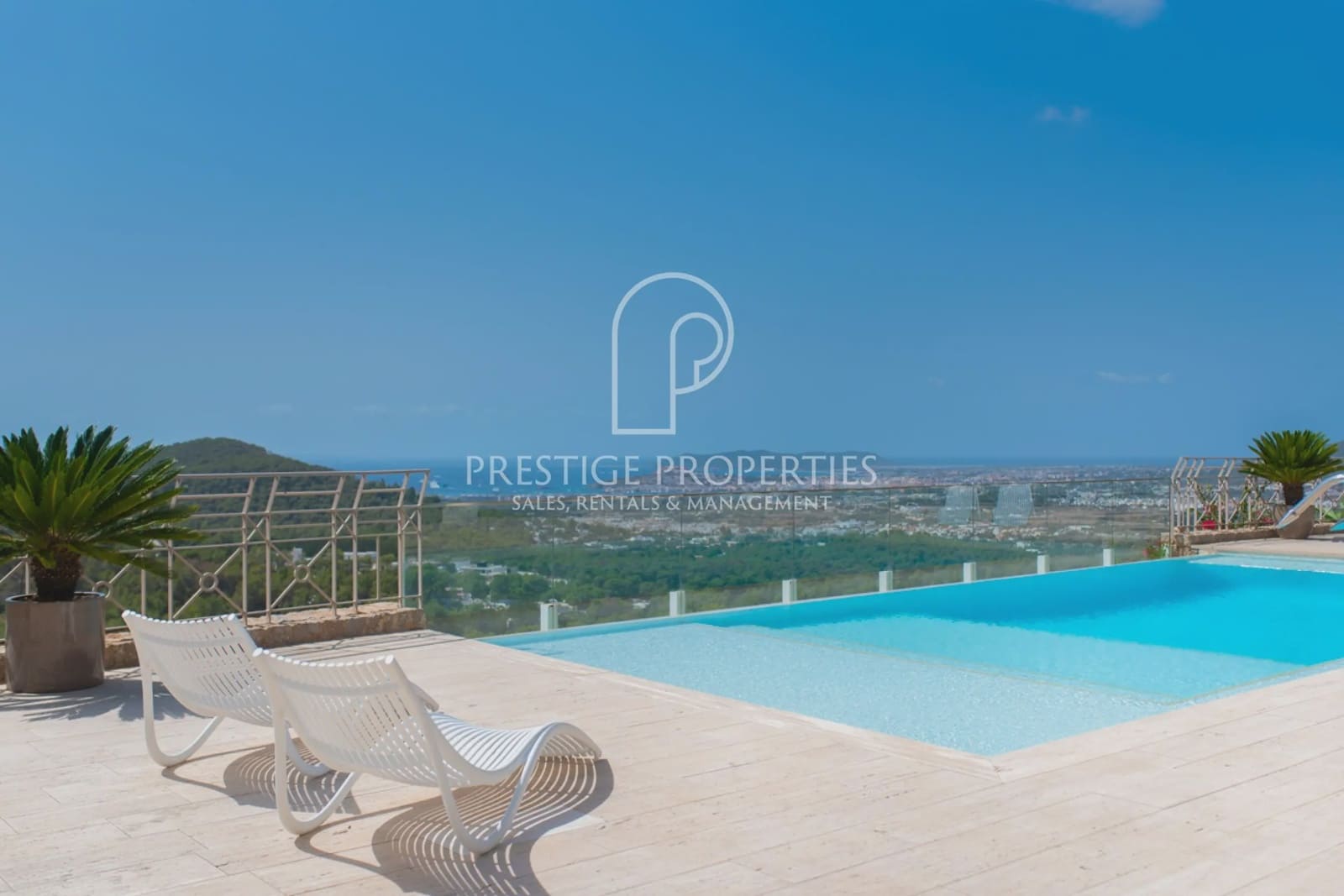 7 slaapkamer Villa te koop in Santa Eulalia / Santa Eularia met zwembad - € 7.900.000 (Ref: 8494548)