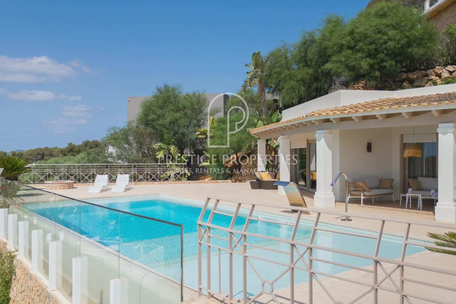 7 slaapkamer Villa te koop in Santa Eulalia / Santa Eularia met zwembad - € 7.900.000 (Ref: 8494548)