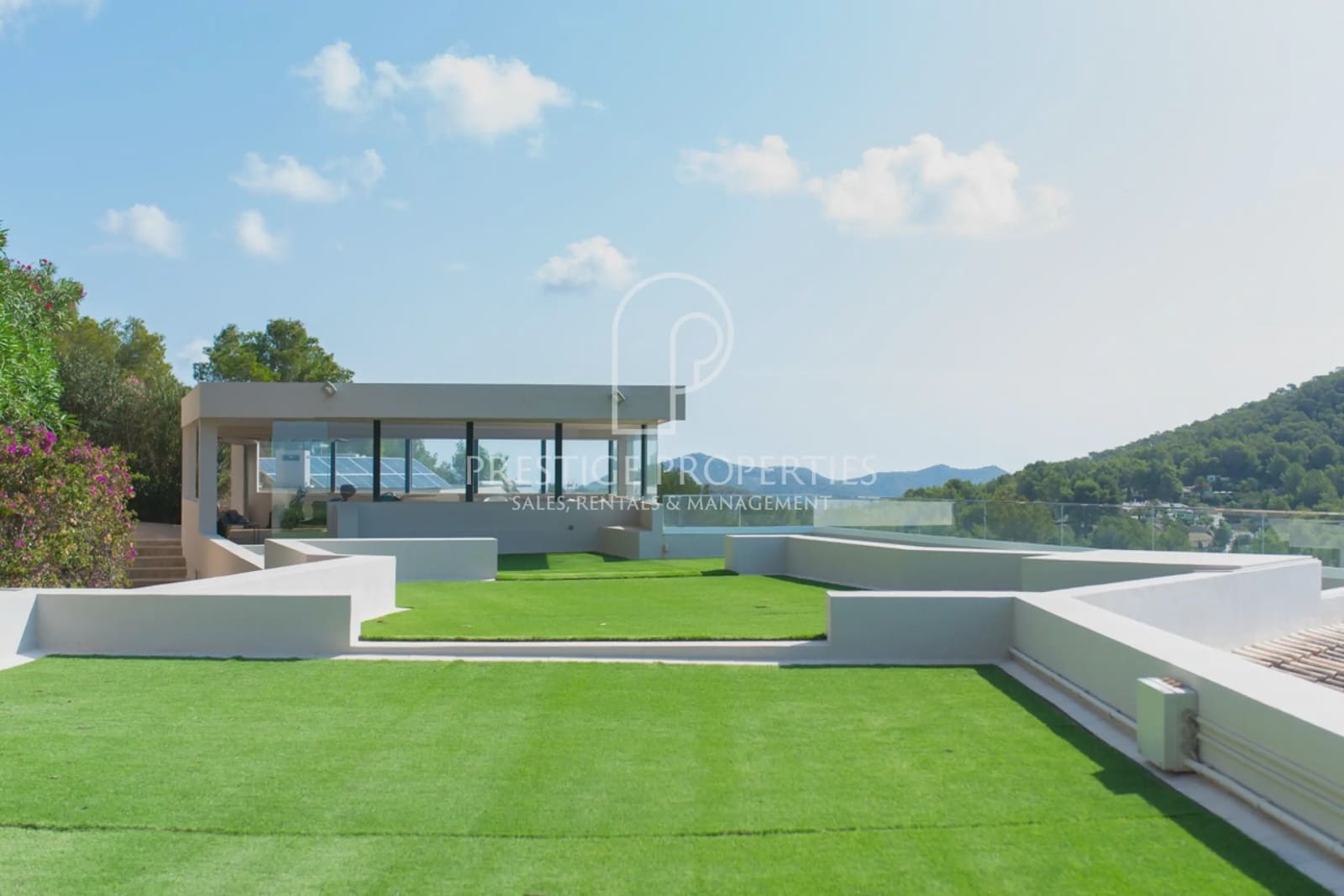 7 slaapkamer Villa te koop in Santa Eulalia / Santa Eularia met zwembad - € 7.900.000 (Ref: 8494548)