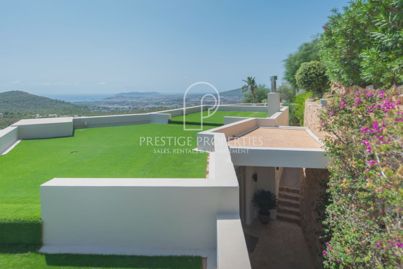 7 slaapkamer Villa te koop in Santa Eulalia / Santa Eularia met zwembad - € 7.900.000 (Ref: 8494548)
