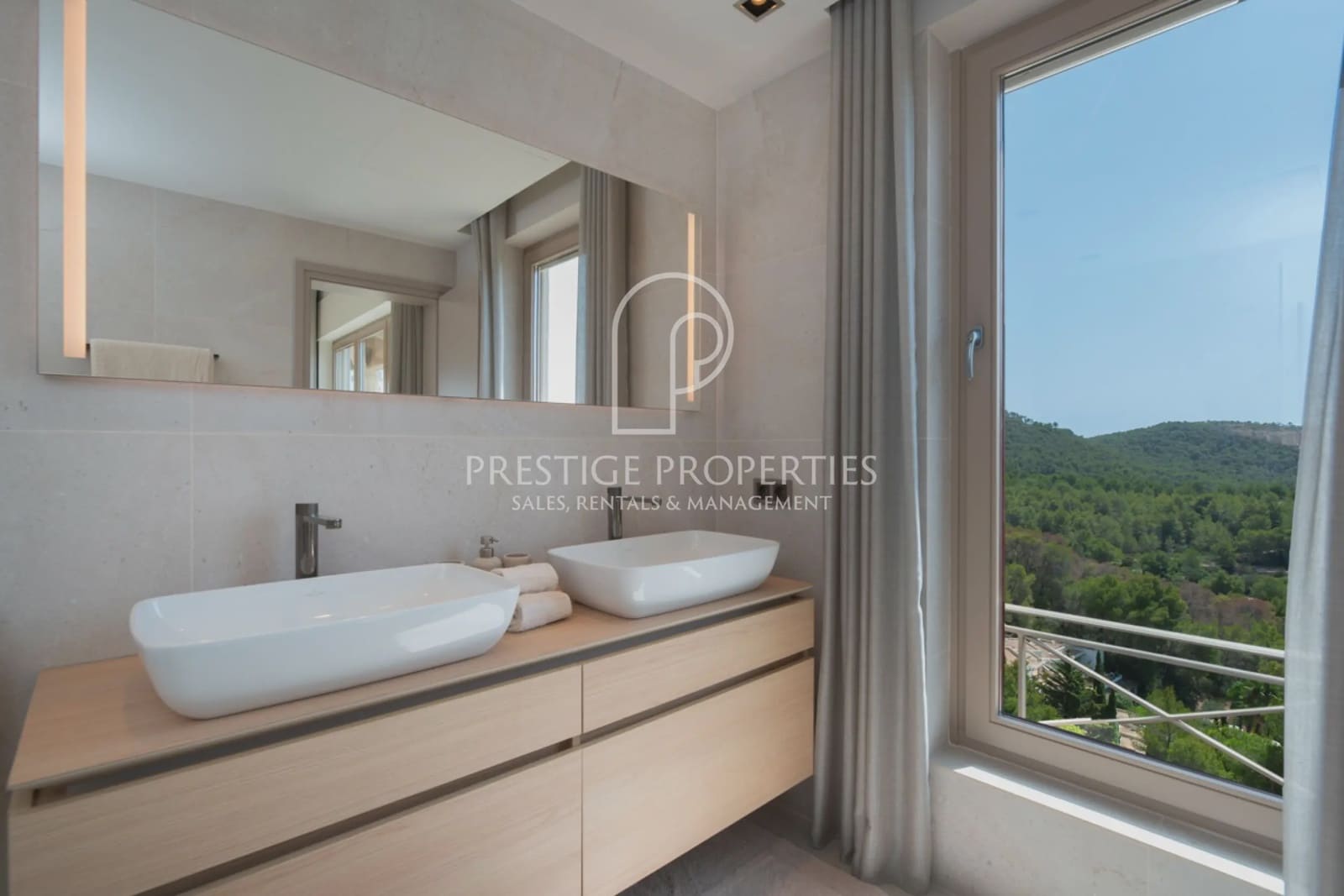 7 slaapkamer Villa te koop in Santa Eulalia / Santa Eularia met zwembad - € 7.900.000 (Ref: 8494548)