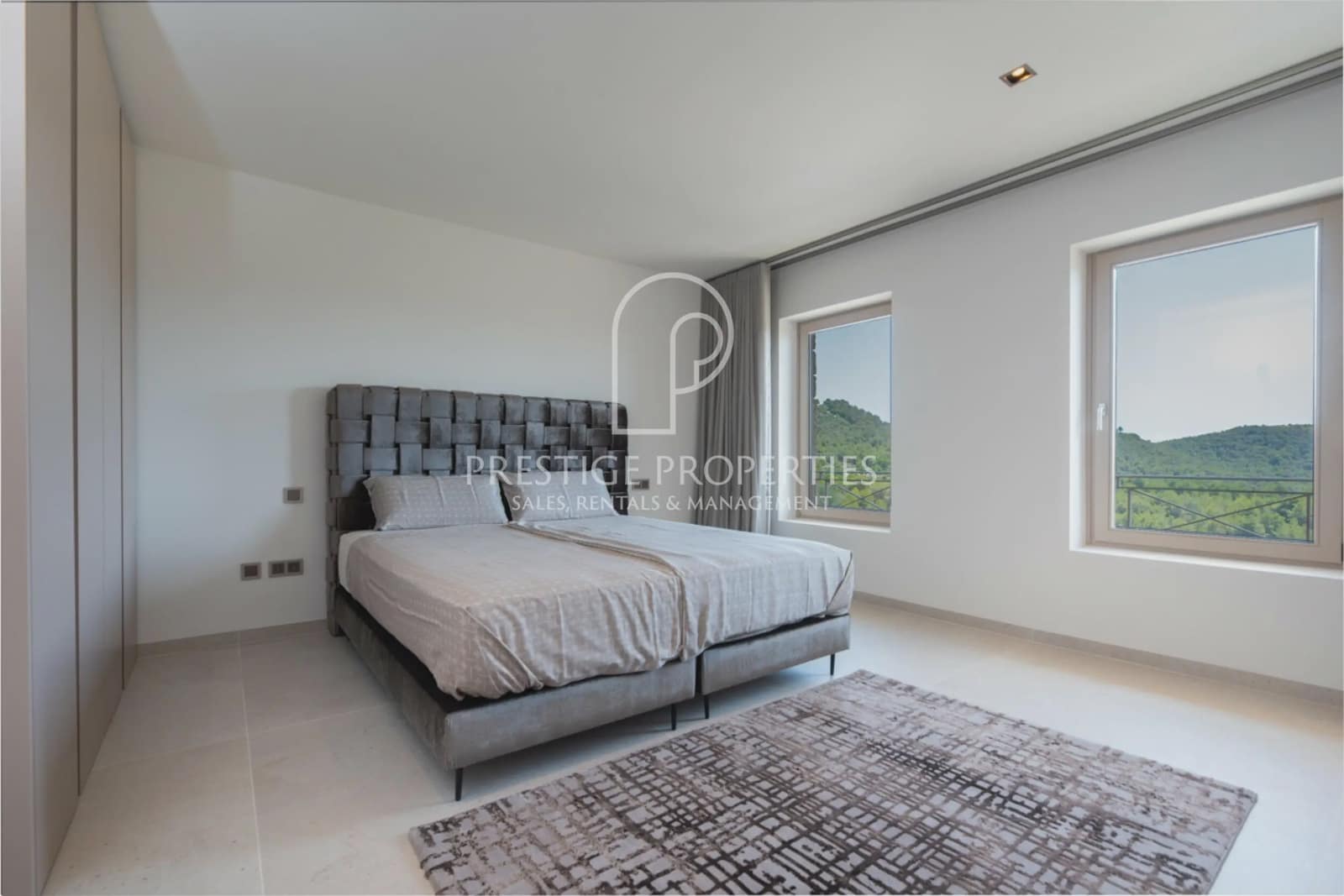 7 slaapkamer Villa te koop in Santa Eulalia / Santa Eularia met zwembad - € 7.900.000 (Ref: 8494548)