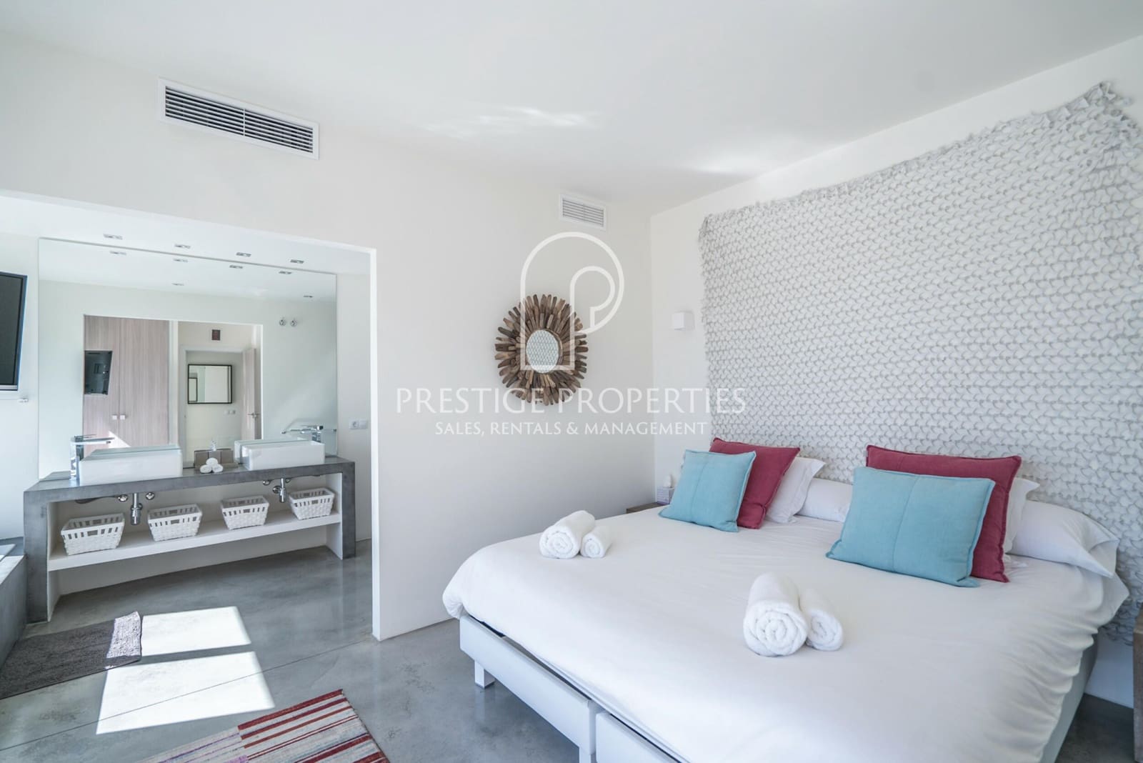 9 bedroom Villa for sale in Santa Eulalia / Santa Eularia with pool garage - € 10,400,000 (Ref: 8526141)