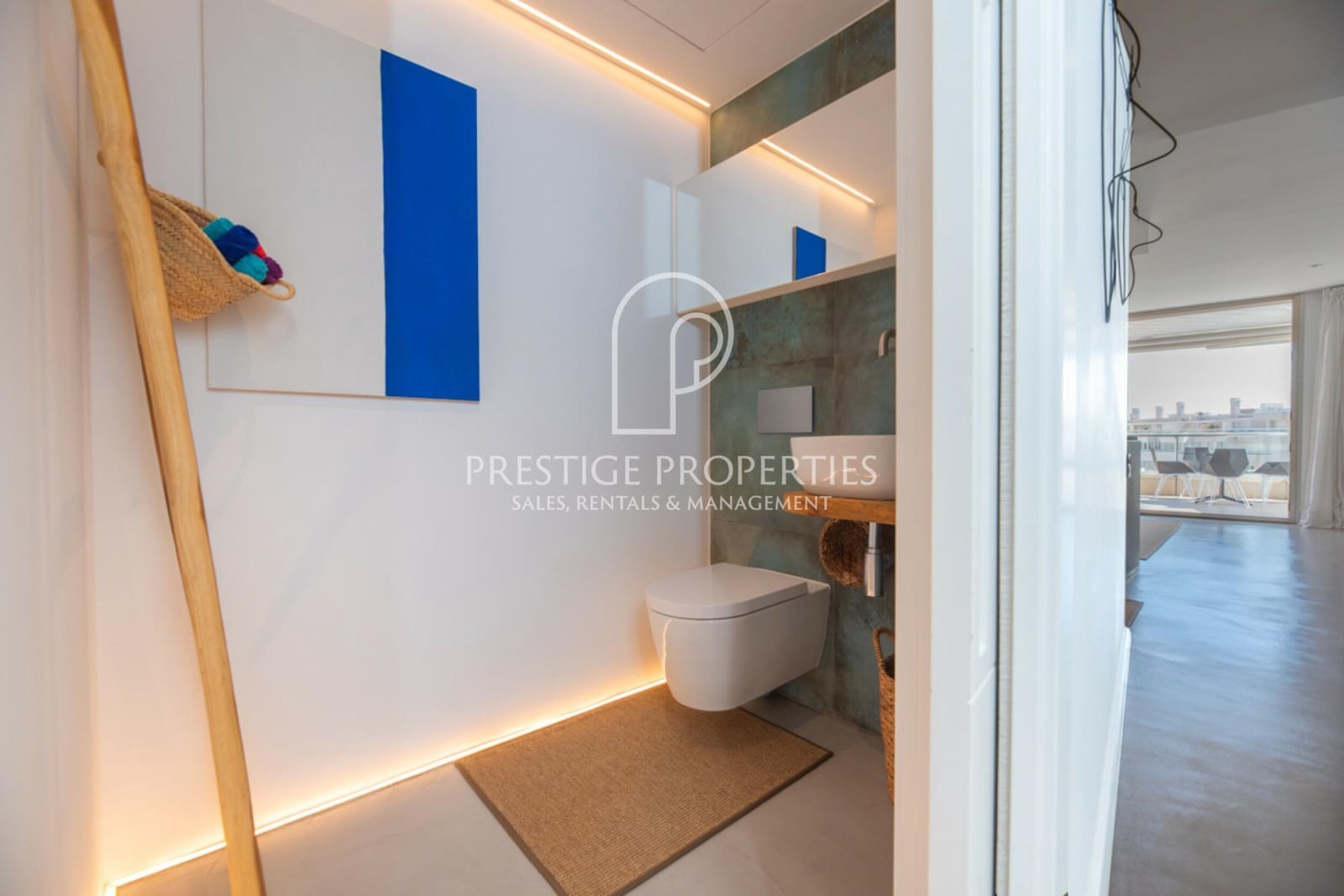 Apartamento de 2 habitaciones en Ibiza / Eivissa ciudad en venta con piscina garaje - 1.450.000 € (Ref: 8571768)