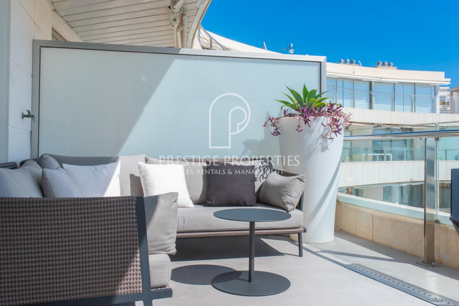 Apartamento de 2 habitaciones en Ibiza / Eivissa ciudad en venta con piscina garaje - 1.450.000 € (Ref: 8571768)