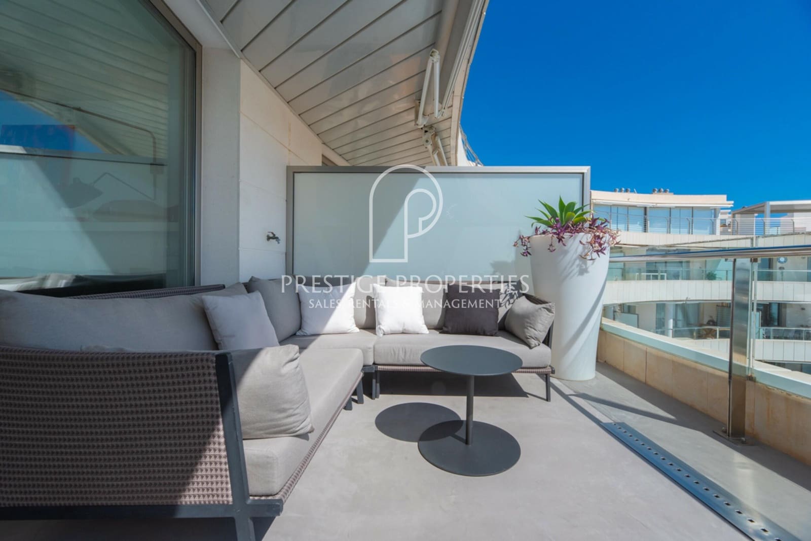 Apartamento de 2 habitaciones en Ibiza / Eivissa ciudad en venta con piscina garaje - 1.450.000 € (Ref: 8571768)