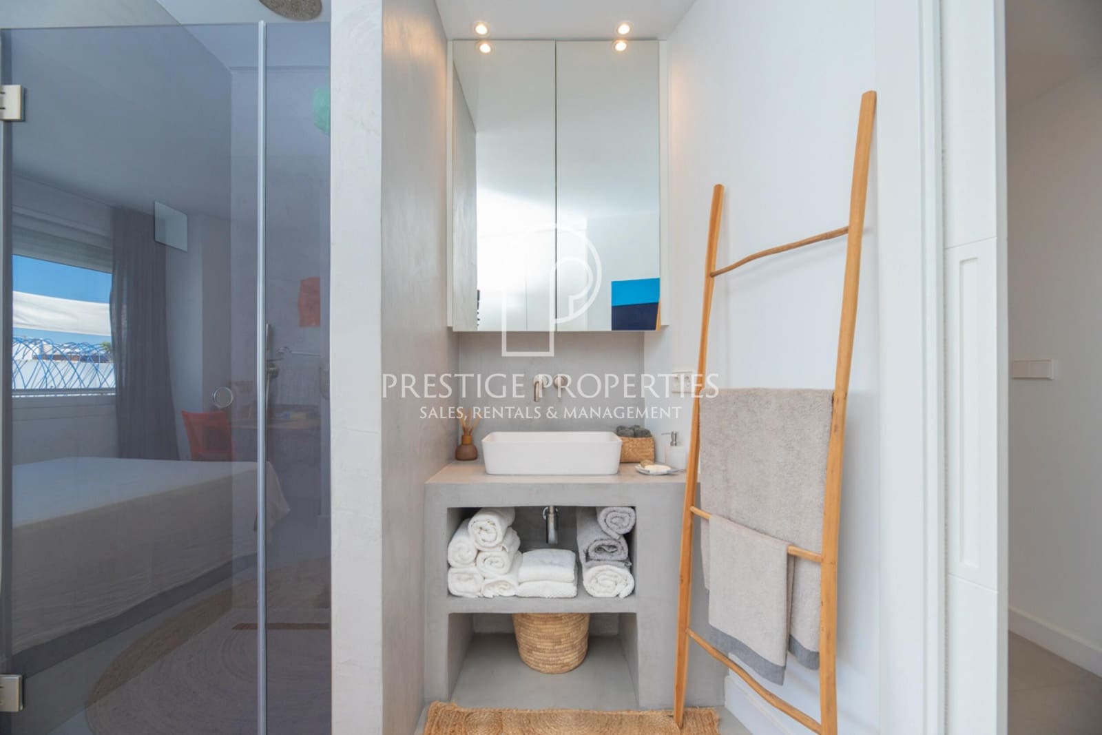 Apartamento de 2 habitaciones en Ibiza / Eivissa ciudad en venta con piscina garaje - 1.450.000 € (Ref: 8571768)