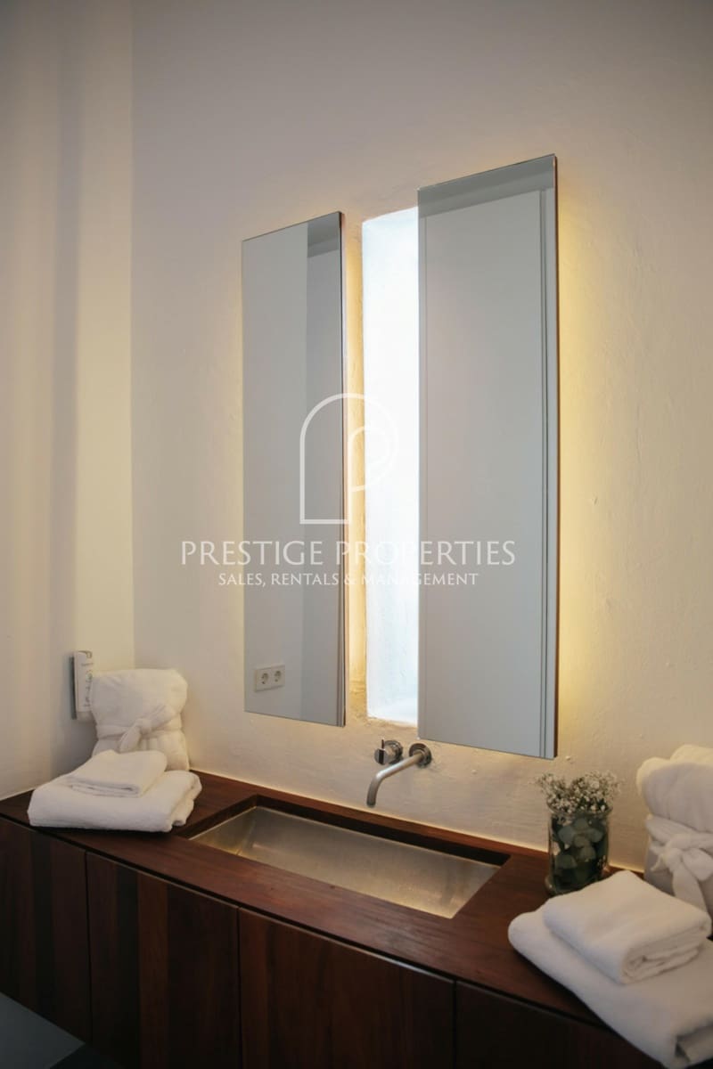 8 soverom Villa til salgs i Sant Joan de Labritja med svømmebasseng garasje - € 7 200 000 (Ref: 8800367)