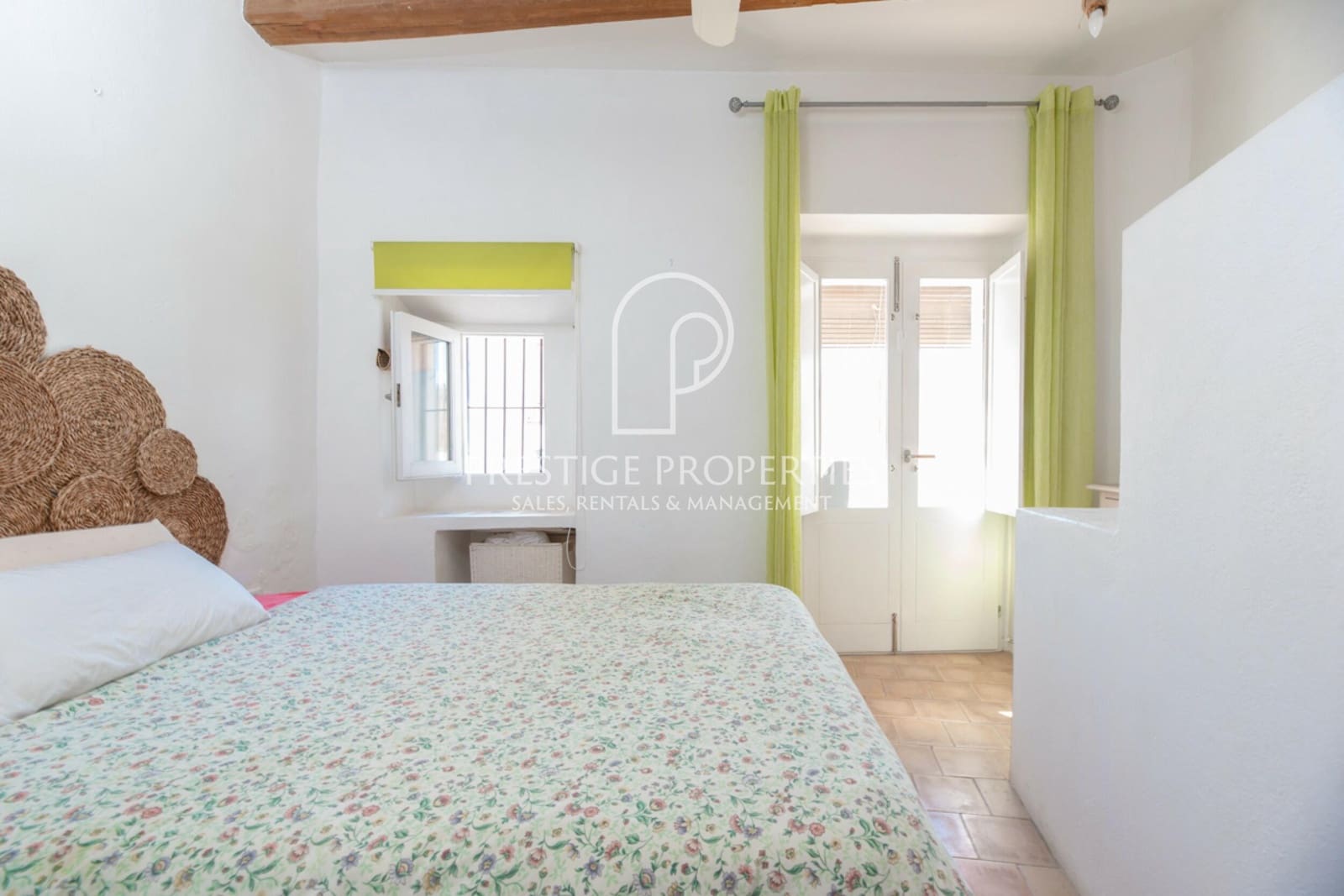 2 bedroom Apartment for sale in Ibiza / Eivissa town - € 695,000 (Ref: 8898051)