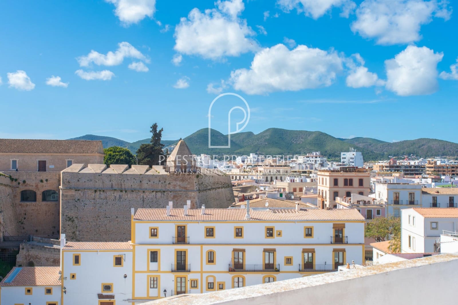 2 bedroom Apartment for sale in Ibiza / Eivissa town - € 695,000 (Ref: 8898051)