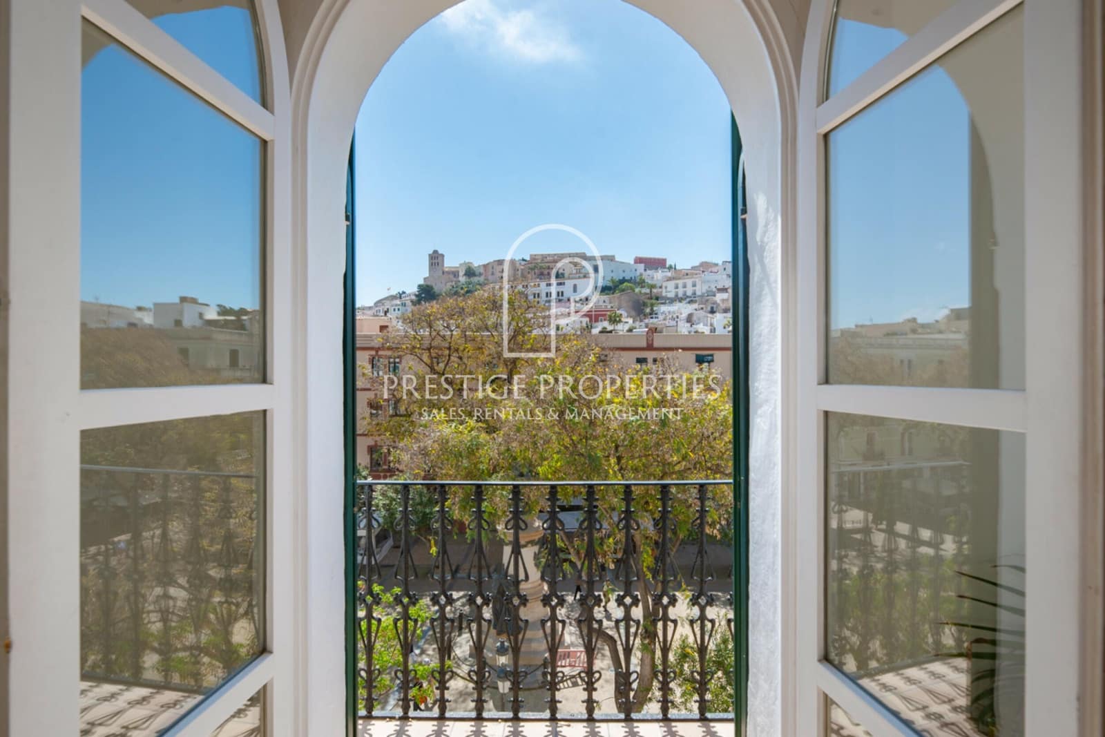 2 soveværelse Lejlighed til salg i Ibiza by med garage - € 1.375.000 (Ref: 8945628)