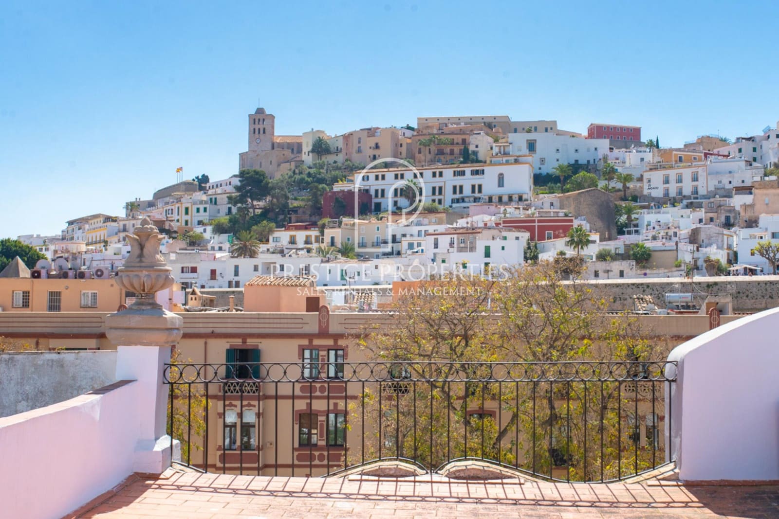 2 soveværelse Lejlighed til salg i Ibiza by med garage - € 1.375.000 (Ref: 8945628)