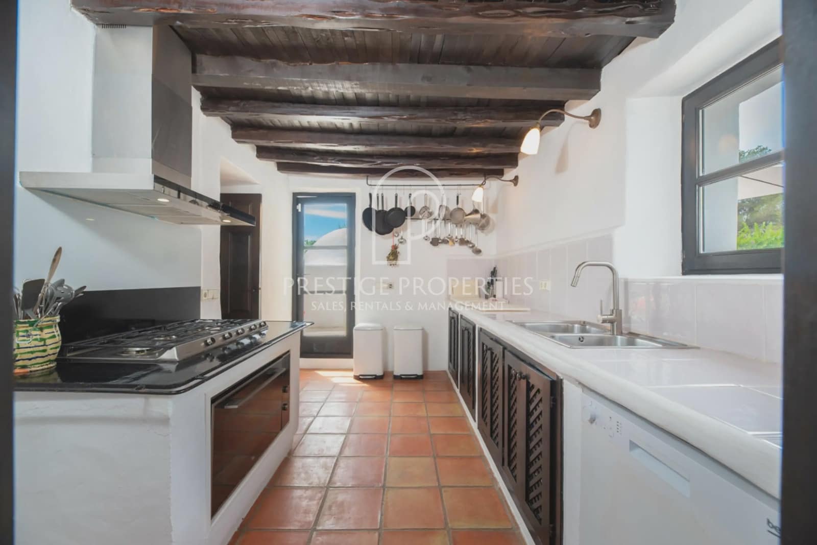 5 soveværelse Finca/Landehus til salg i Santa Eulalia / Santa Eularia med swimmingpool garage - € 4.995.000 (Ref: 8983663)