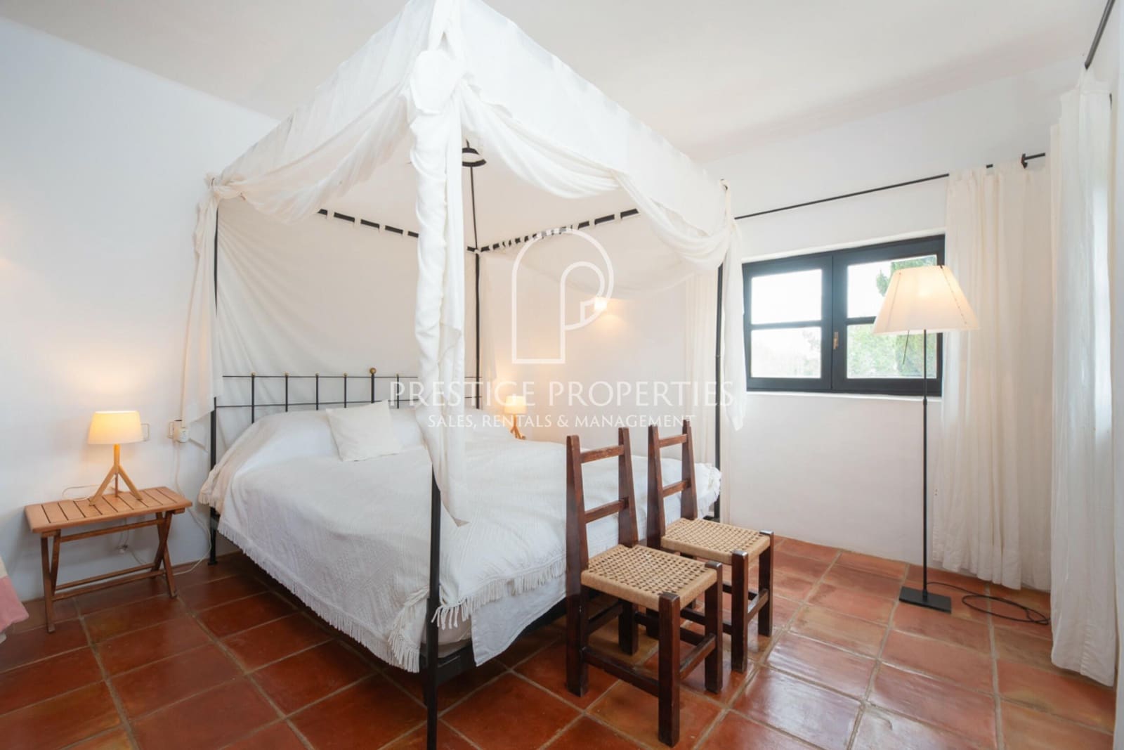 5 soveværelse Finca/Landehus til salg i Santa Eulalia / Santa Eularia med swimmingpool garage - € 4.995.000 (Ref: 8983663)