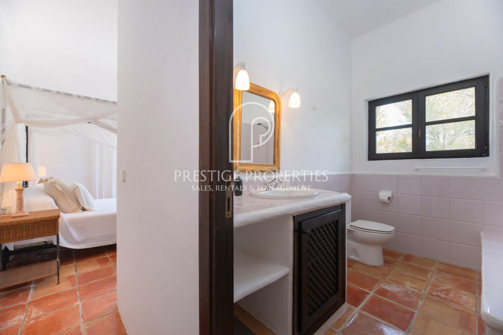 5 soveværelse Finca/Landehus til salg i Santa Eulalia / Santa Eularia med swimmingpool garage - € 4.995.000 (Ref: 8983663)