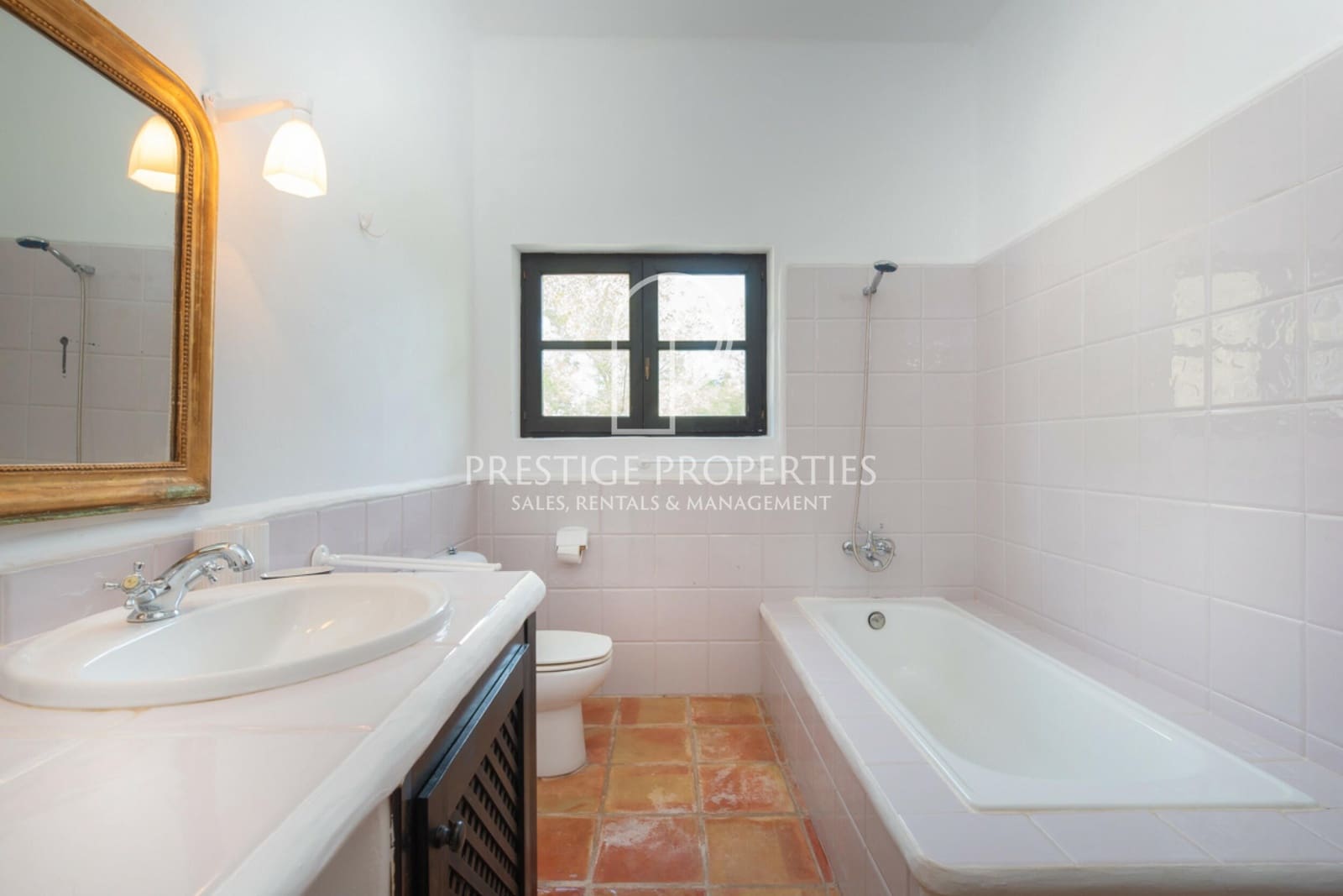 5 soveværelse Finca/Landehus til salg i Santa Eulalia / Santa Eularia med swimmingpool garage - € 4.995.000 (Ref: 8983663)