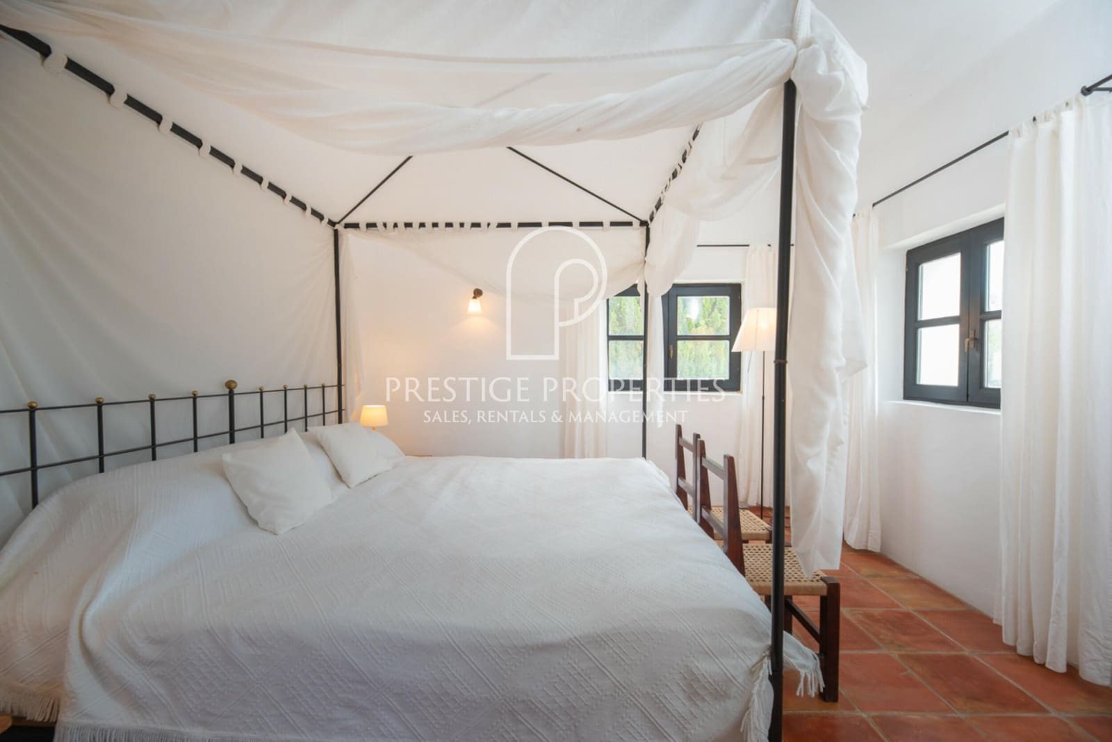 5 soveværelse Finca/Landehus til salg i Santa Eulalia / Santa Eularia med swimmingpool garage - € 4.995.000 (Ref: 8983663)