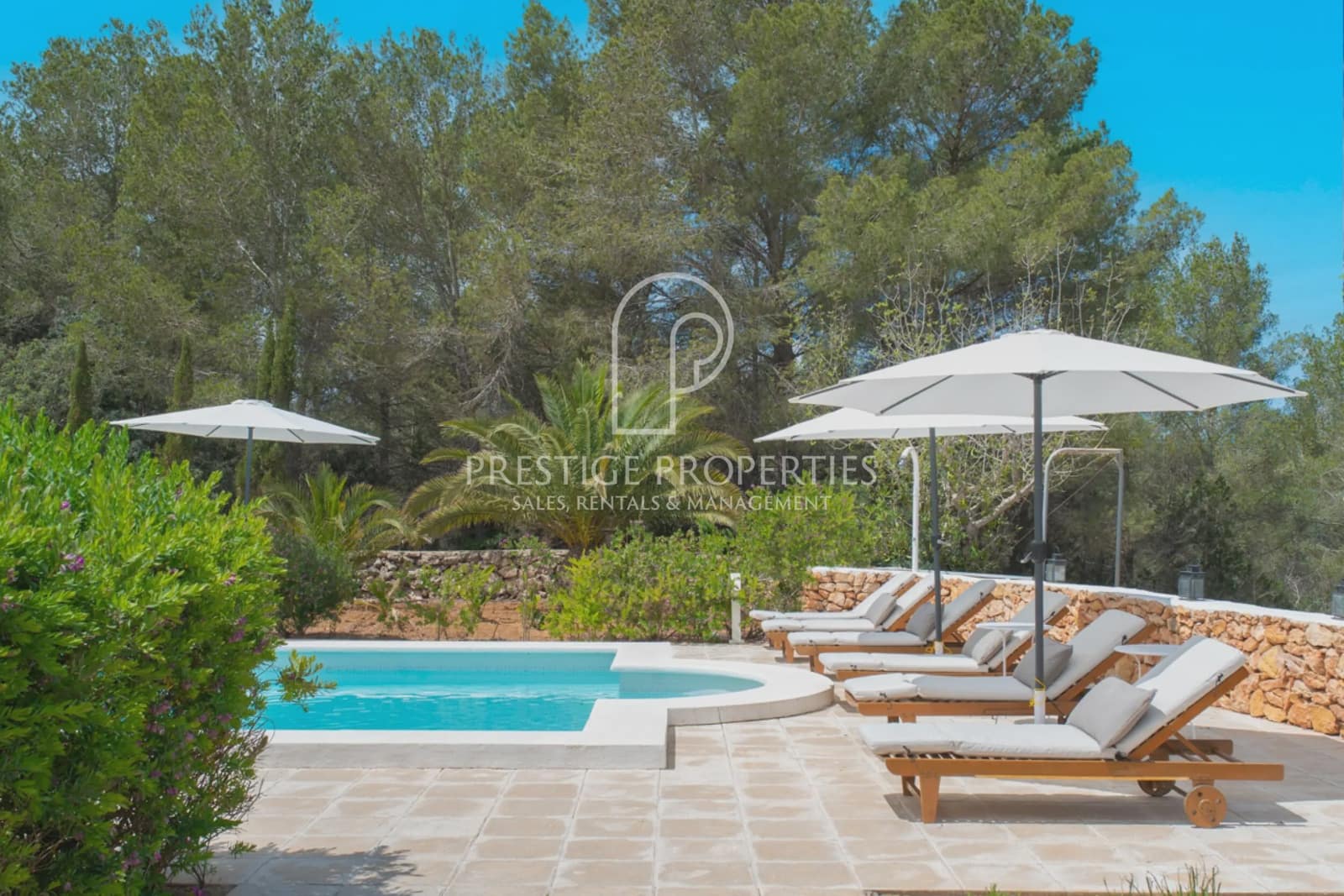 5 soveværelse Finca/Landehus til salg i Santa Eulalia / Santa Eularia med swimmingpool garage - € 4.995.000 (Ref: 8983663)