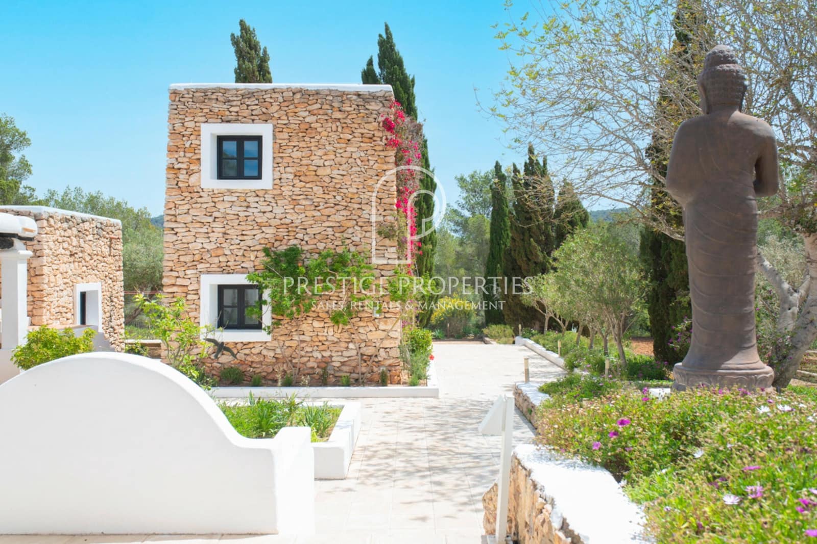 5 soveværelse Finca/Landehus til salg i Santa Eulalia / Santa Eularia med swimmingpool garage - € 4.995.000 (Ref: 8983663)