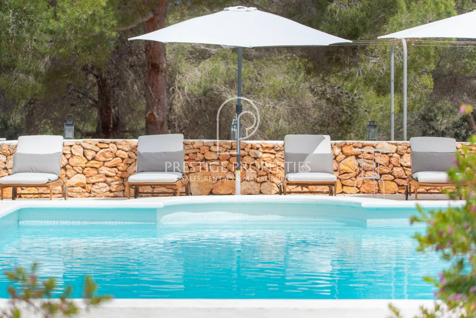 5 soveværelse Finca/Landehus til salg i Santa Eulalia / Santa Eularia med swimmingpool garage - € 4.995.000 (Ref: 8983663)