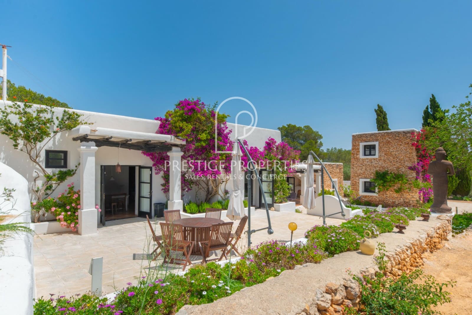 5 soveværelse Finca/Landehus til salg i Santa Eulalia / Santa Eularia med swimmingpool garage - € 4.995.000 (Ref: 8983663)