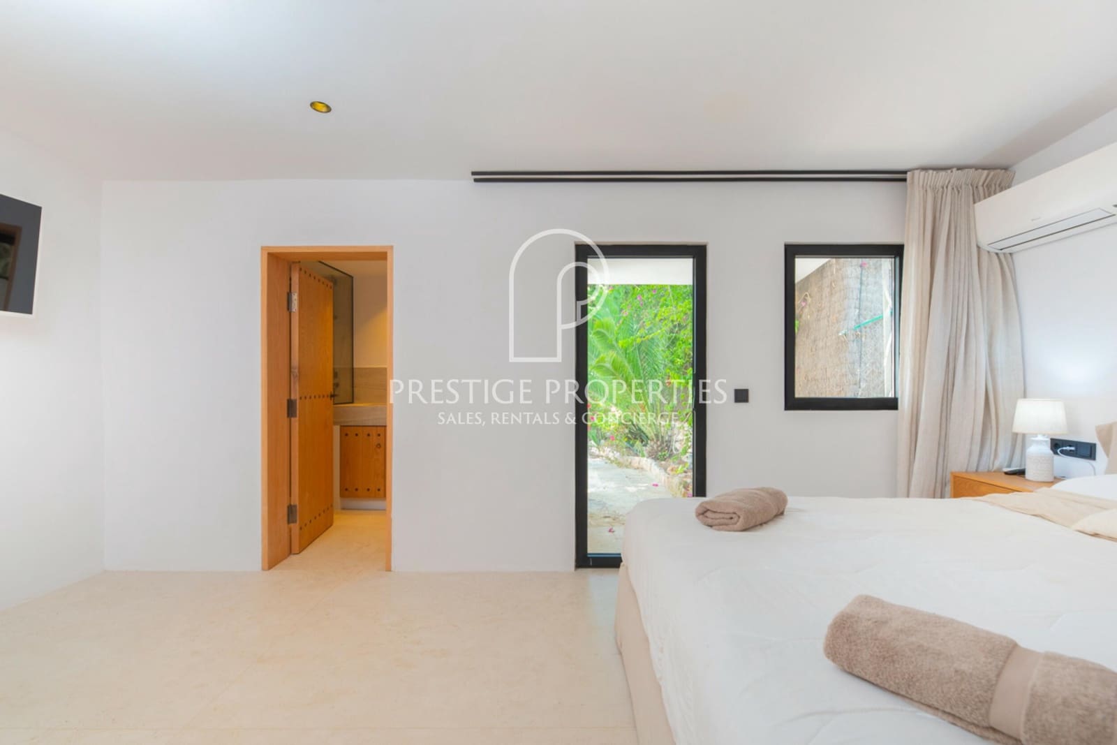 4 soveværelse Finca/Landehus til salg i Santa Eulalia / Santa Eularia med swimmingpool - € 2.990.000 (Ref: 9046498)