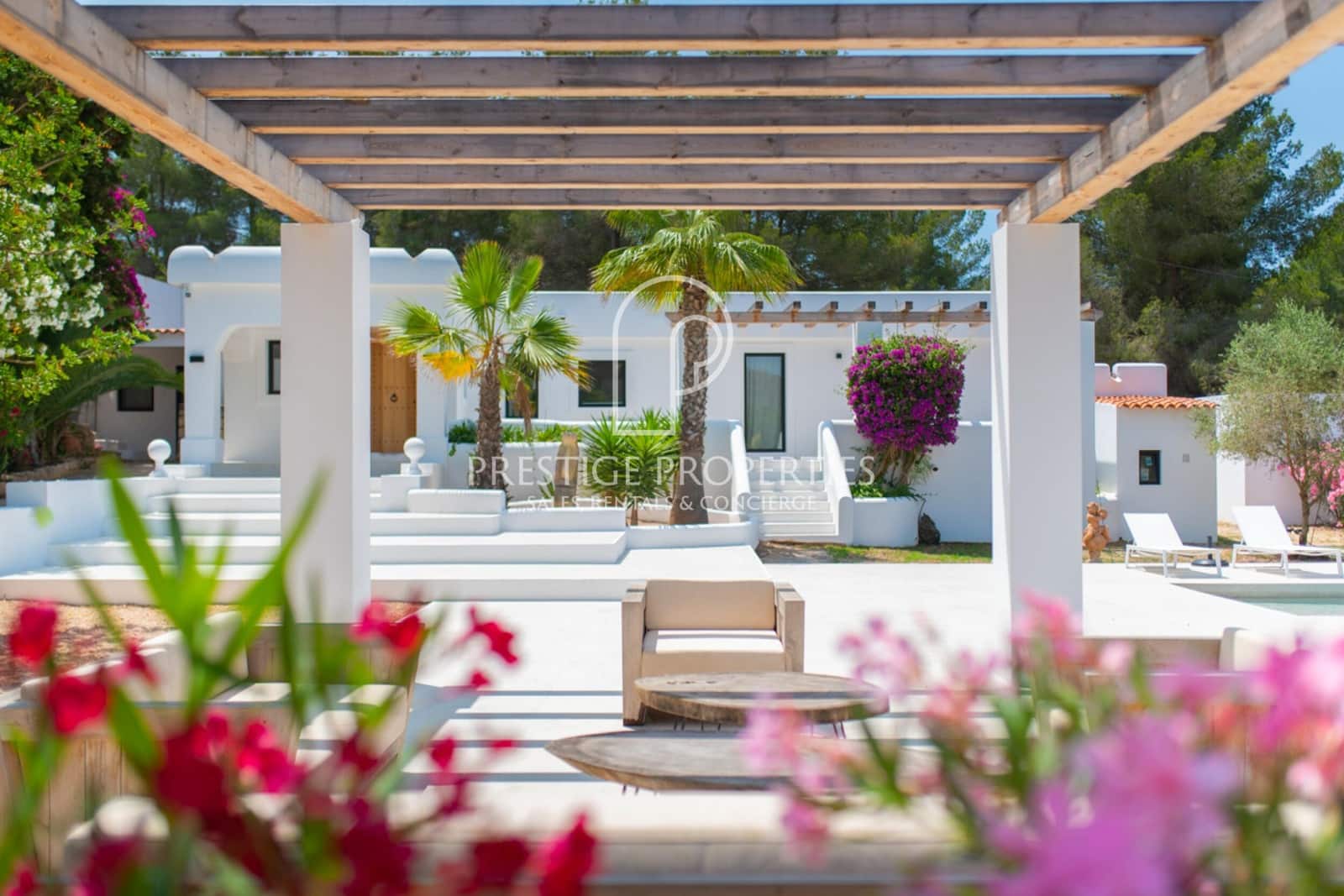 4 soveværelse Finca/Landehus til salg i Santa Eulalia / Santa Eularia med swimmingpool - € 2.990.000 (Ref: 9046498)