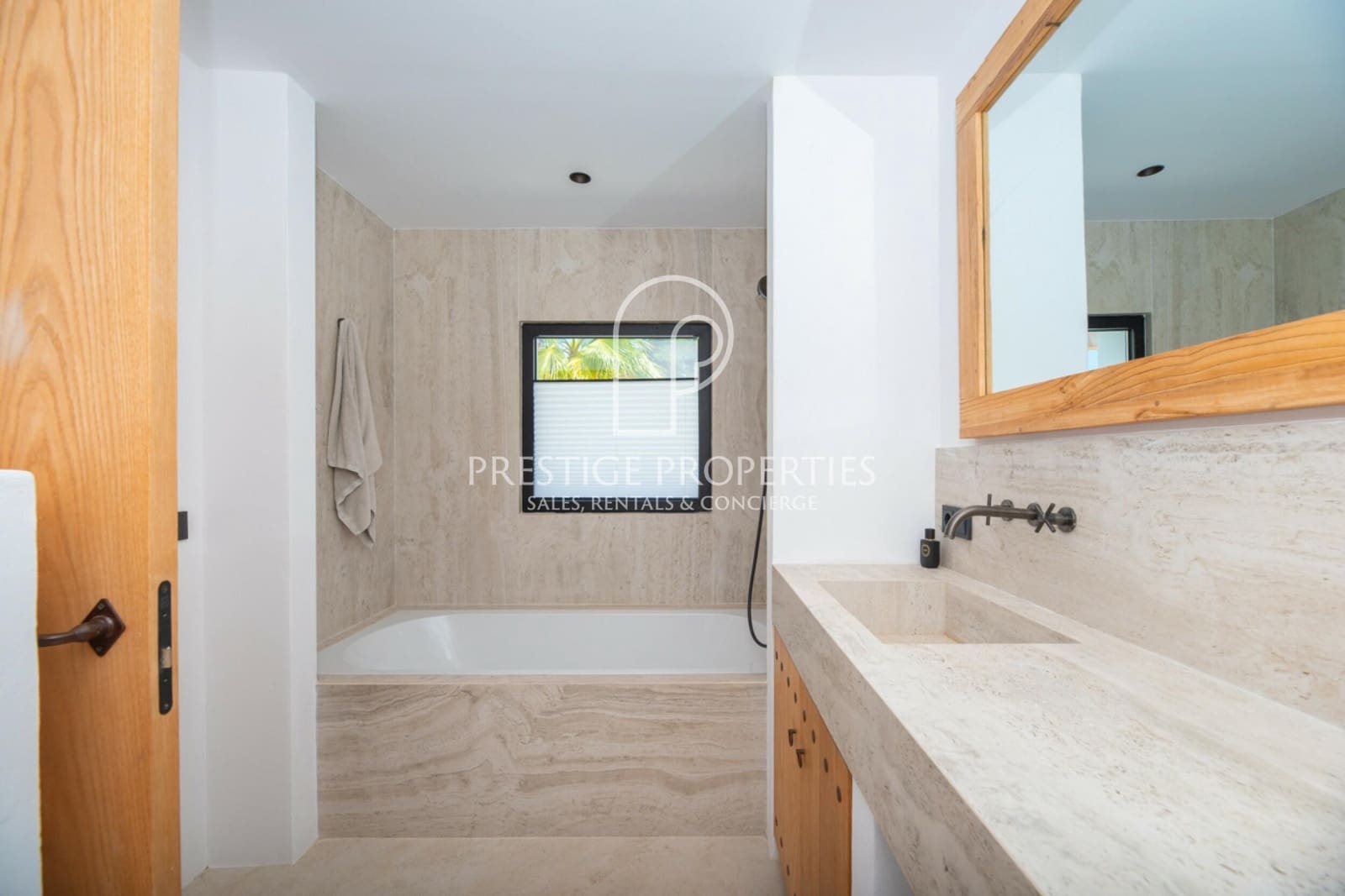 4 soveværelse Finca/Landehus til salg i Santa Eulalia / Santa Eularia med swimmingpool - € 2.990.000 (Ref: 9046498)