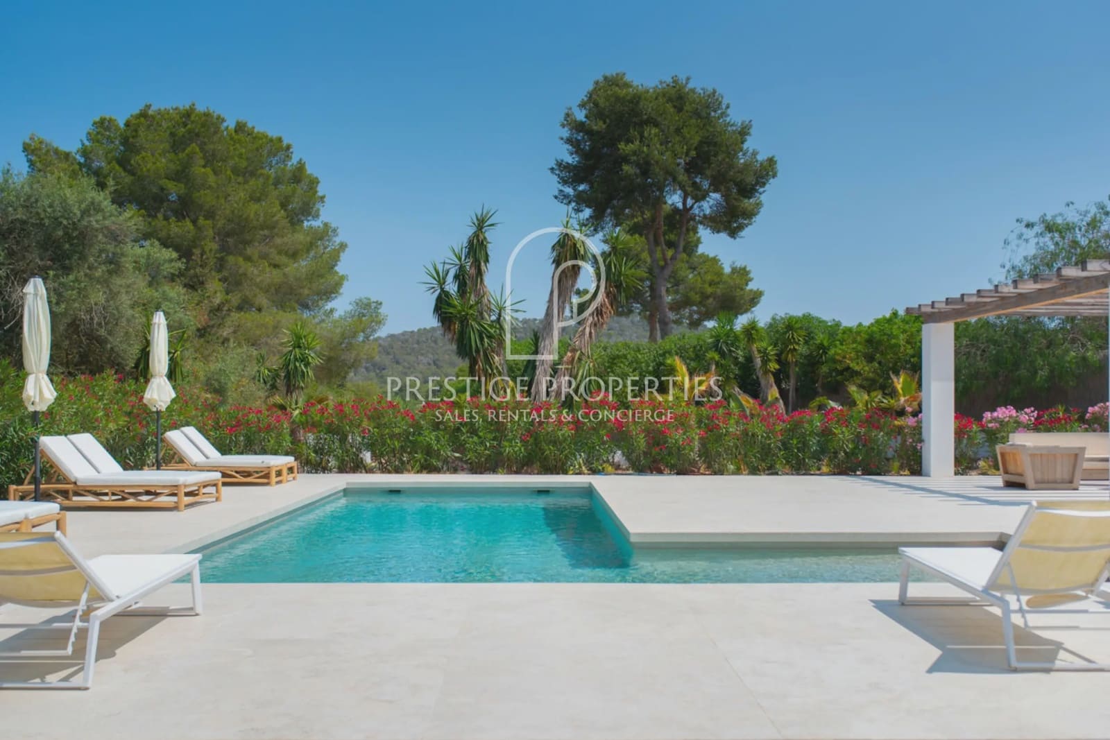 4 soveværelse Finca/Landehus til salg i Santa Eulalia / Santa Eularia med swimmingpool - € 2.990.000 (Ref: 9046498)