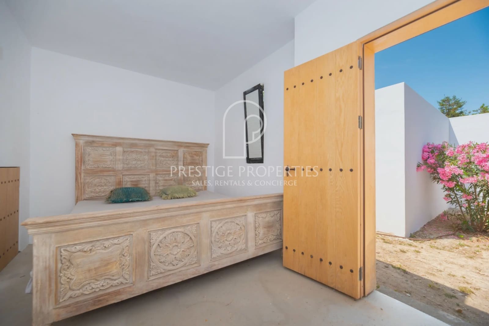 4 soveværelse Finca/Landehus til salg i Santa Eulalia / Santa Eularia med swimmingpool - € 2.990.000 (Ref: 9046498)