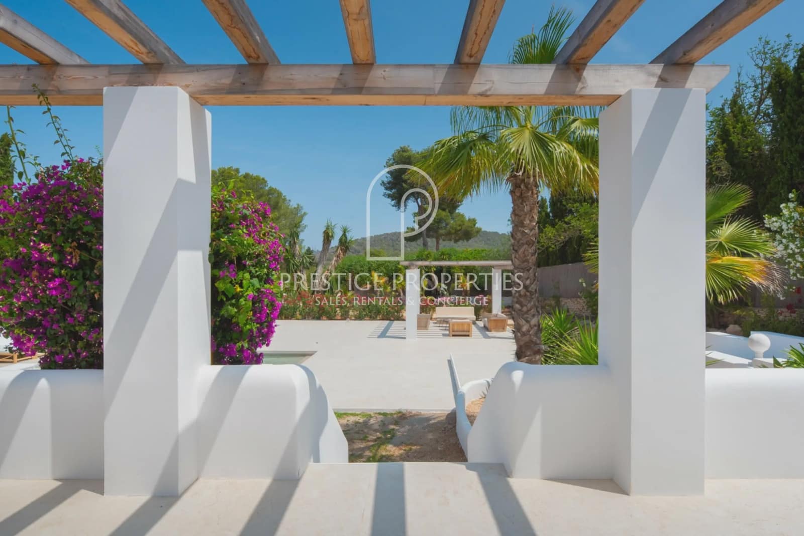 4 soveværelse Finca/Landehus til salg i Santa Eulalia / Santa Eularia med swimmingpool - € 2.990.000 (Ref: 9046498)