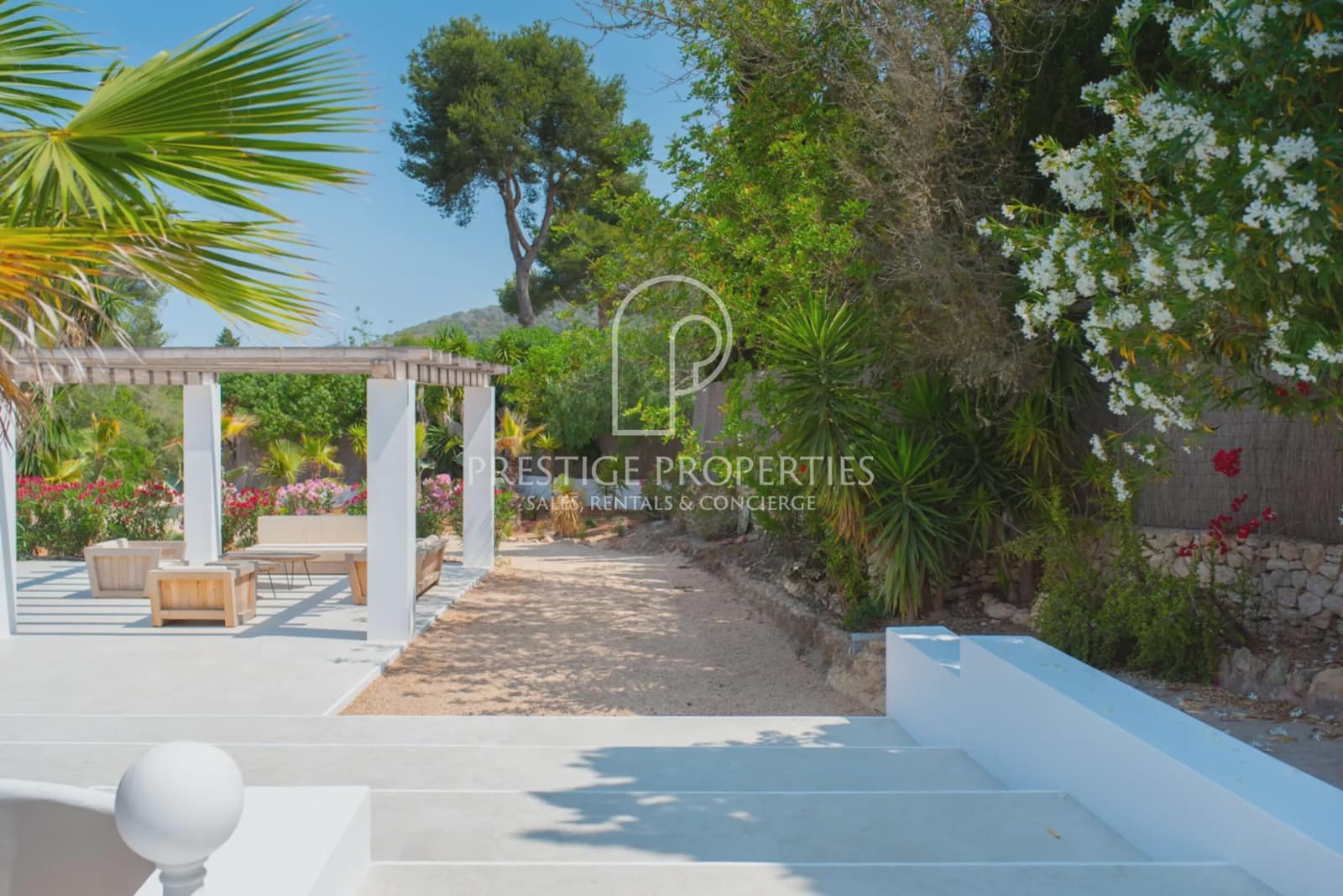 4 soveværelse Finca/Landehus til salg i Santa Eulalia / Santa Eularia med swimmingpool - € 2.990.000 (Ref: 9046498)