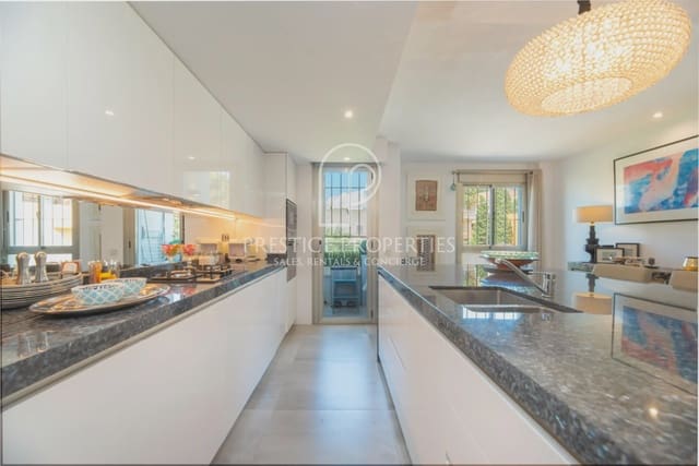 Apartamento de 2 habitaciones en Ibiza / Eivissa ciudad en venta con piscina garaje - 1.085.000 € (Ref: 9046499)