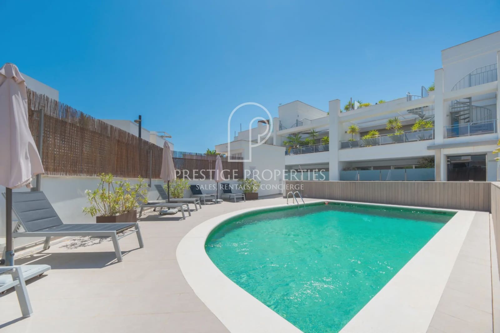 2 soveværelse Lejlighed til salg i Ibiza by med swimmingpool garage - € 1.085.000 (Ref: 9046499)