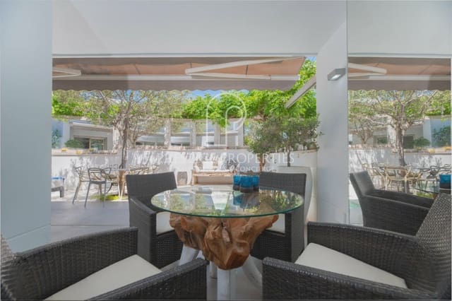 Apartamento de 2 habitaciones en Ibiza / Eivissa ciudad en venta con piscina garaje - 1.085.000 € (Ref: 9046499)