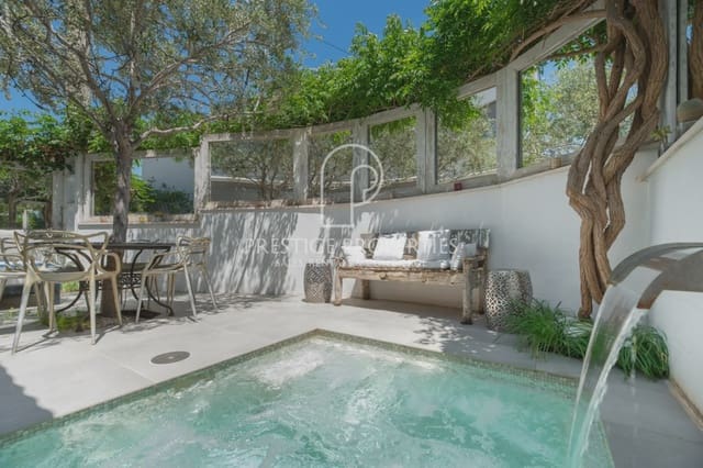 Apartamento de 2 habitaciones en Ibiza / Eivissa ciudad en venta con piscina garaje - 1.085.000 € (Ref: 9046499)