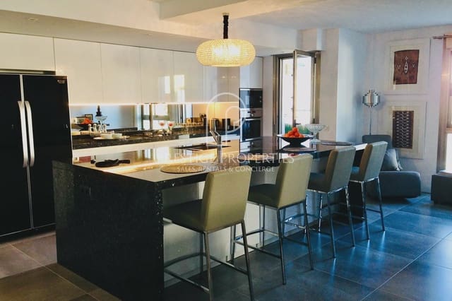 Apartamento de 2 habitaciones en Ibiza / Eivissa ciudad en venta con piscina garaje - 1.085.000 € (Ref: 9046499)