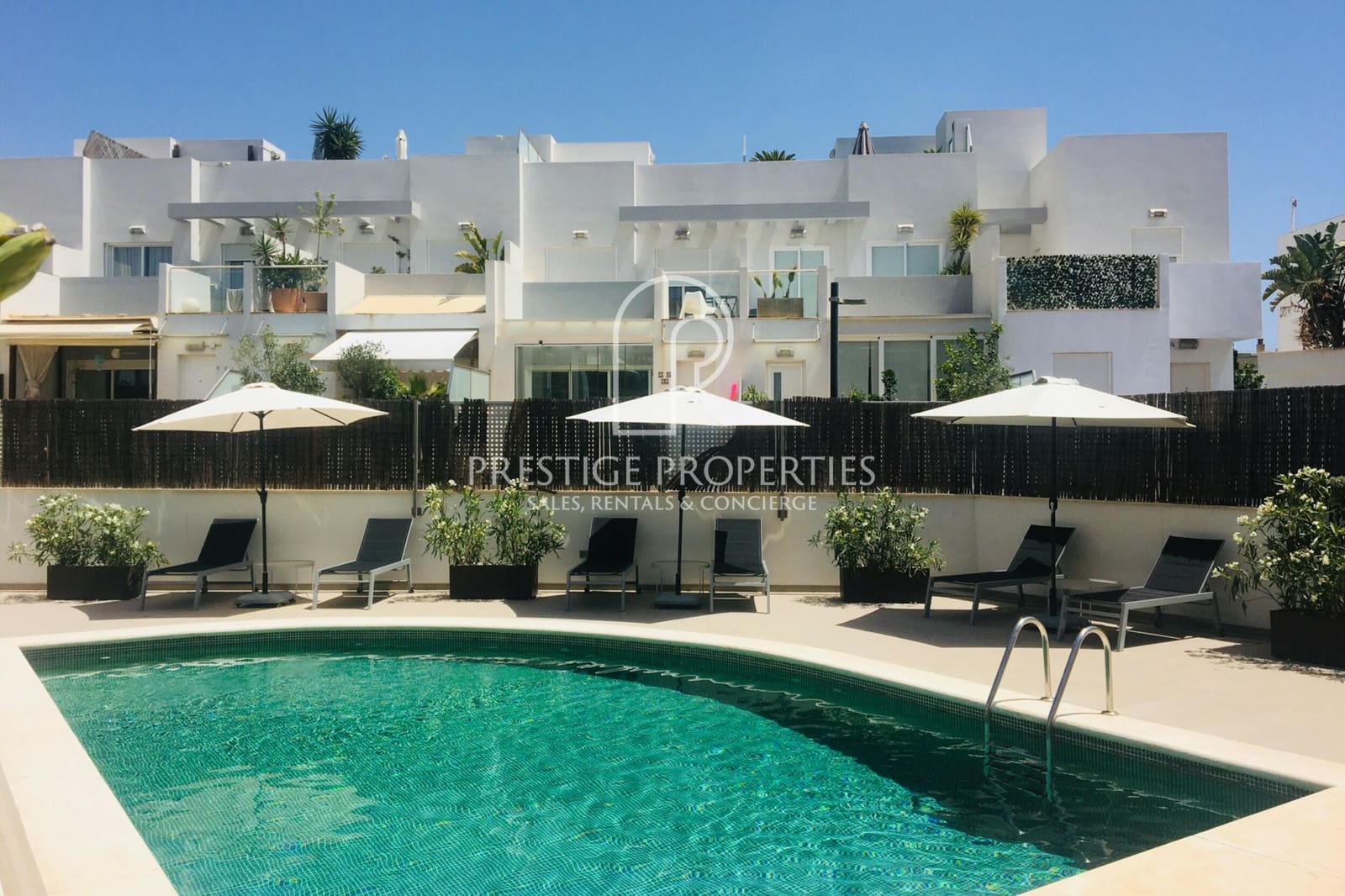 2 soveværelse Lejlighed til salg i Ibiza by med swimmingpool garage - € 1.085.000 (Ref: 9046499)