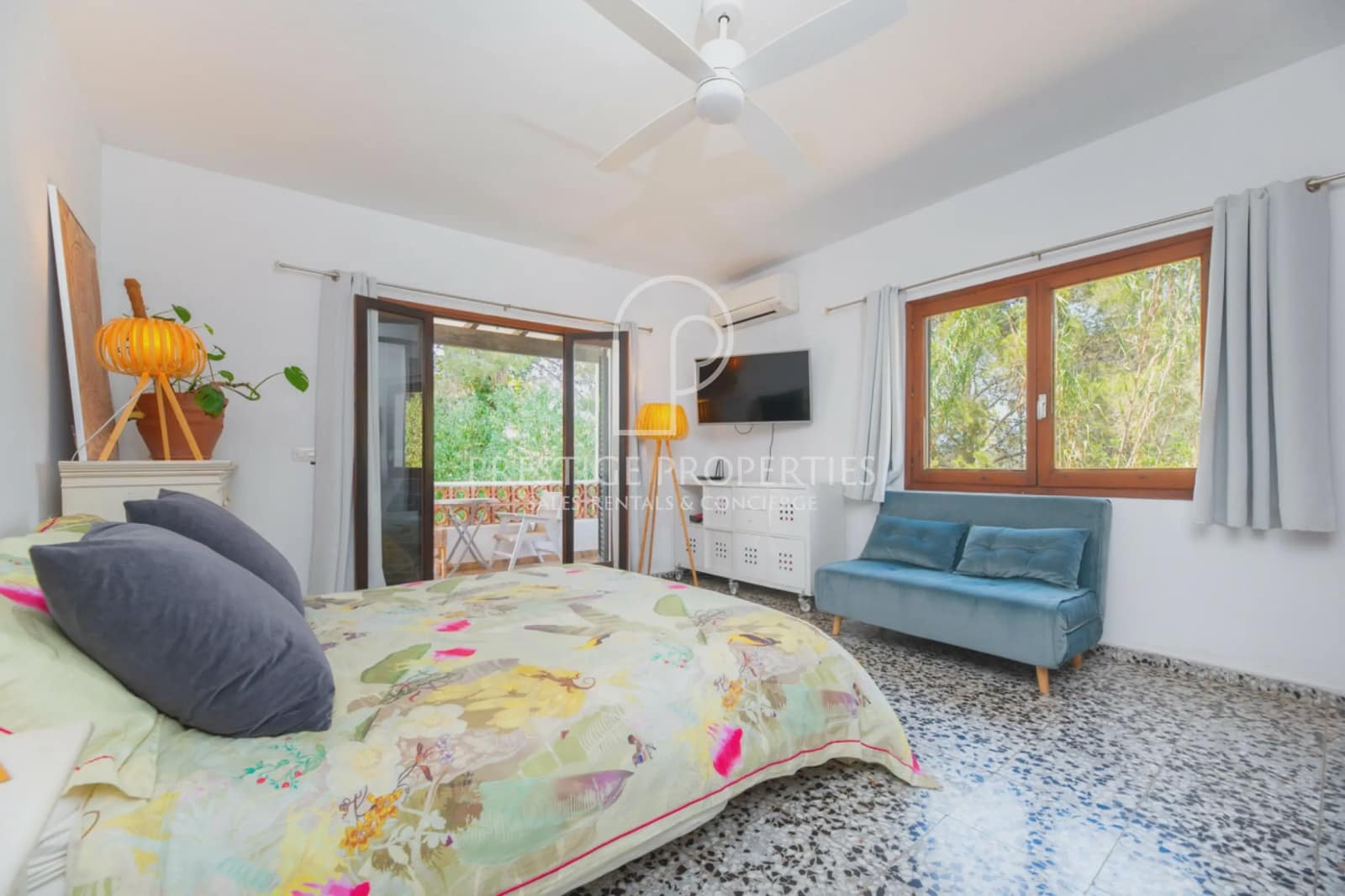 5 soveværelse Finca/Landehus til salg i Sant Antoni de Portmany med swimmingpool garage - € 1.495.000 (Ref: 9066968)