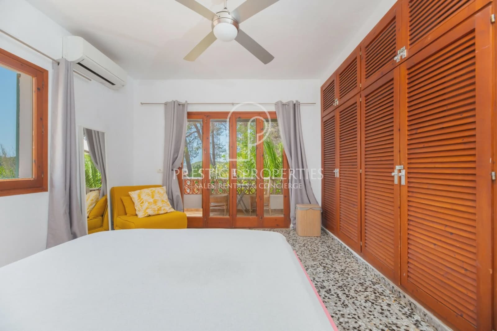 5 soveværelse Finca/Landehus til salg i Sant Antoni de Portmany med swimmingpool garage - € 1.495.000 (Ref: 9066968)