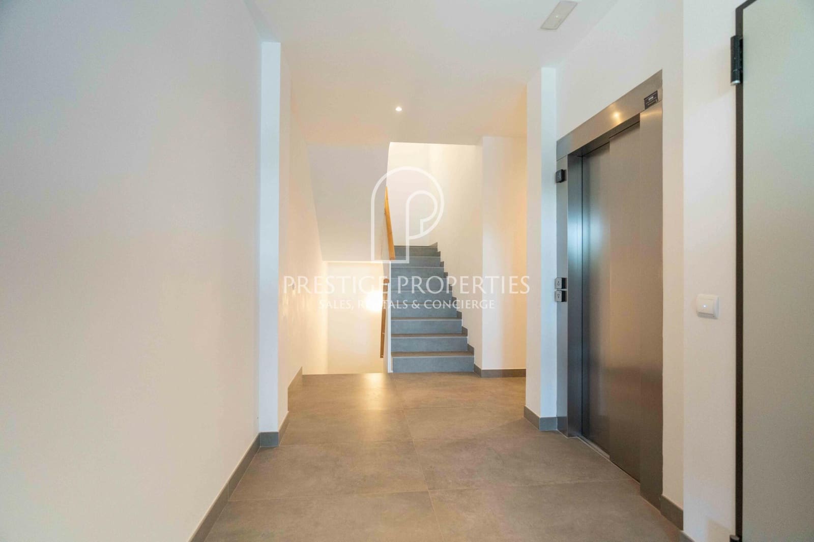 1 soveværelse Penthouse til salg i Santa Eulalia / Santa Eularia med garage - € 880.000 (Ref: 9109853)