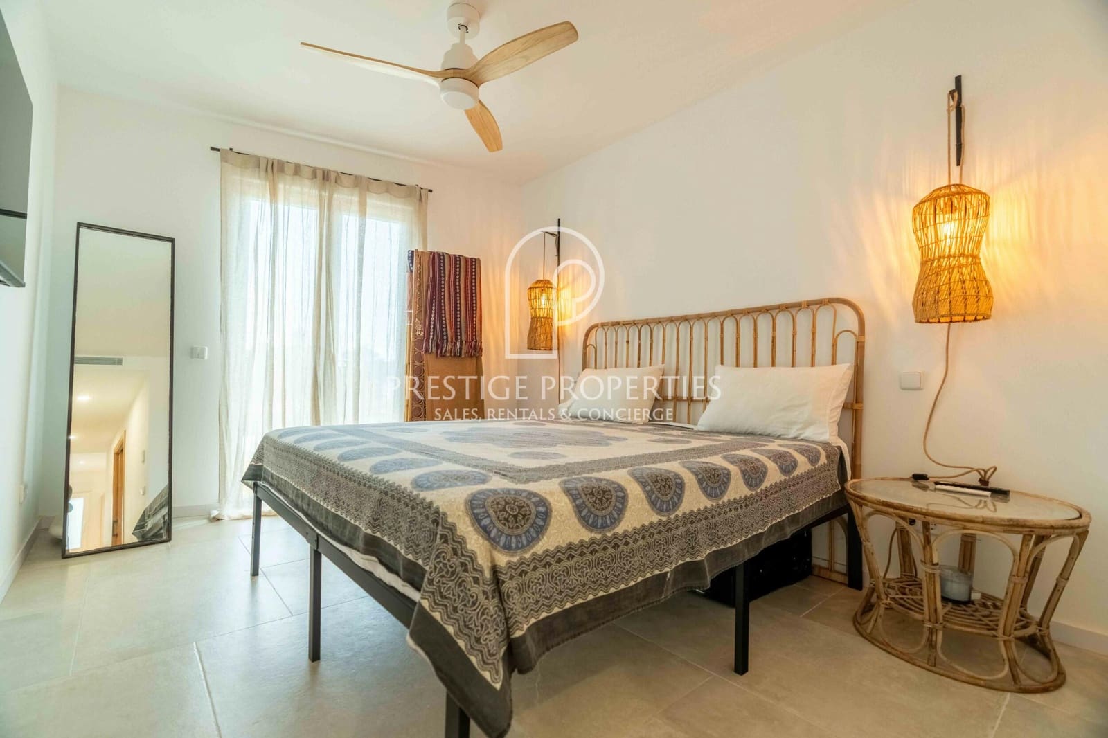 1 soveværelse Penthouse til salg i Santa Eulalia / Santa Eularia med garage - € 880.000 (Ref: 9109853)