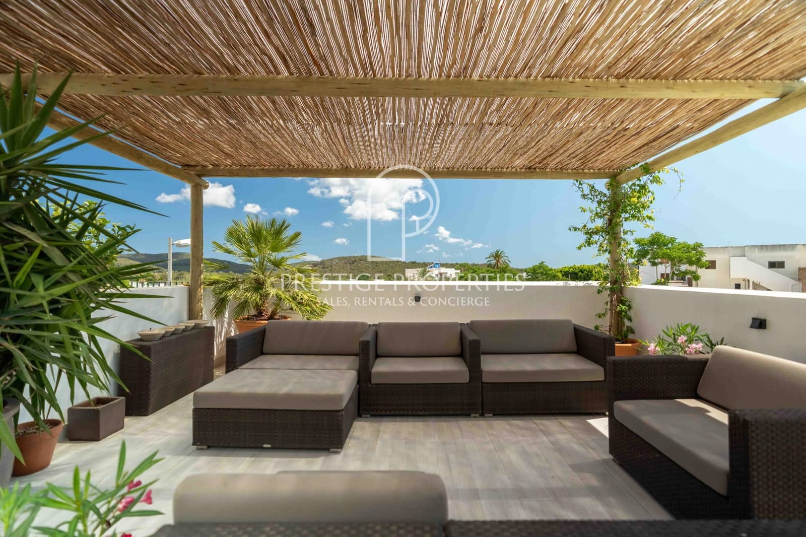 1 soveværelse Penthouse til salg i Santa Eulalia / Santa Eularia med garage - € 880.000 (Ref: 9109853)