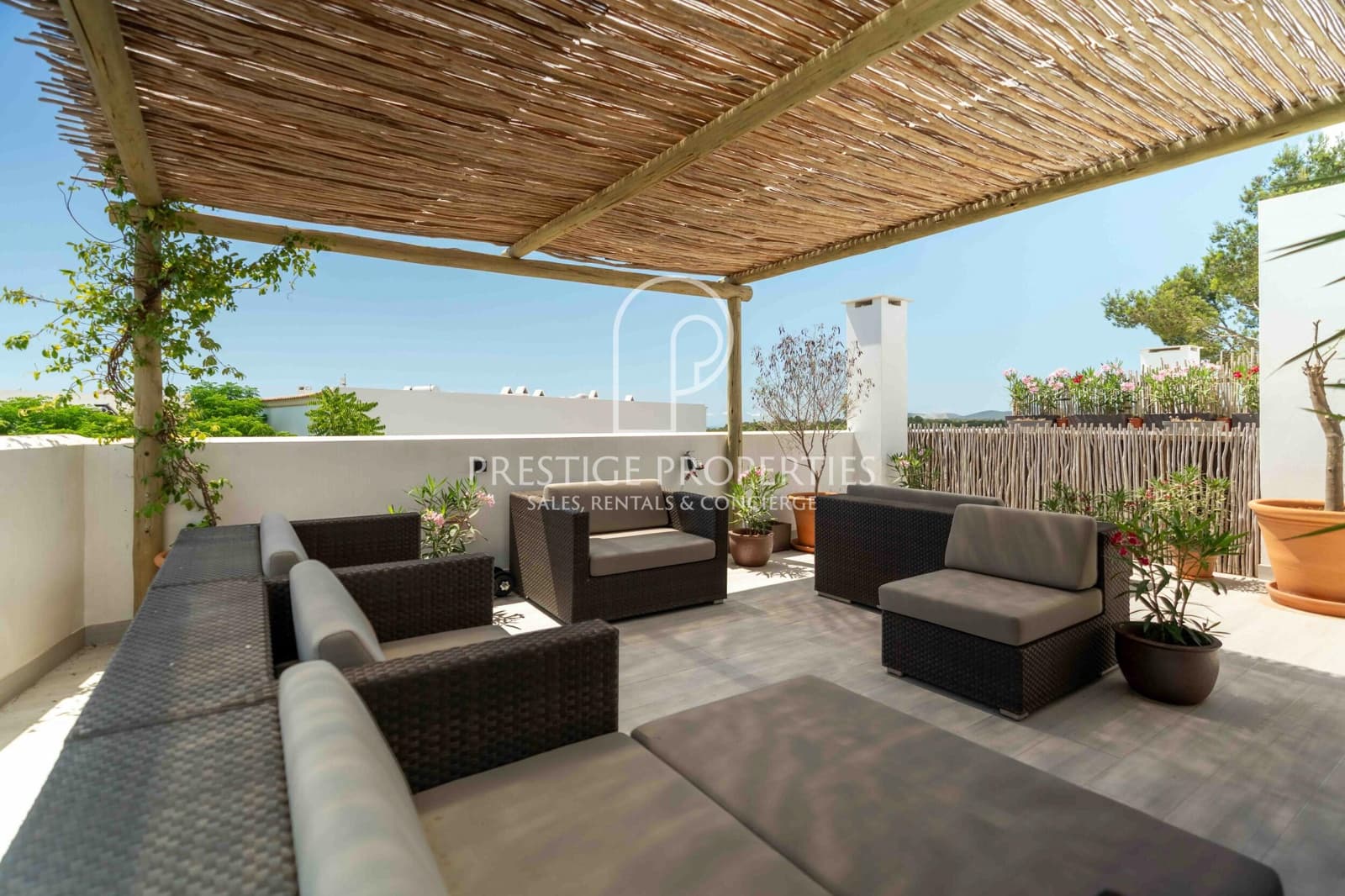 1 soveværelse Penthouse til salg i Santa Eulalia / Santa Eularia med garage - € 880.000 (Ref: 9109853)