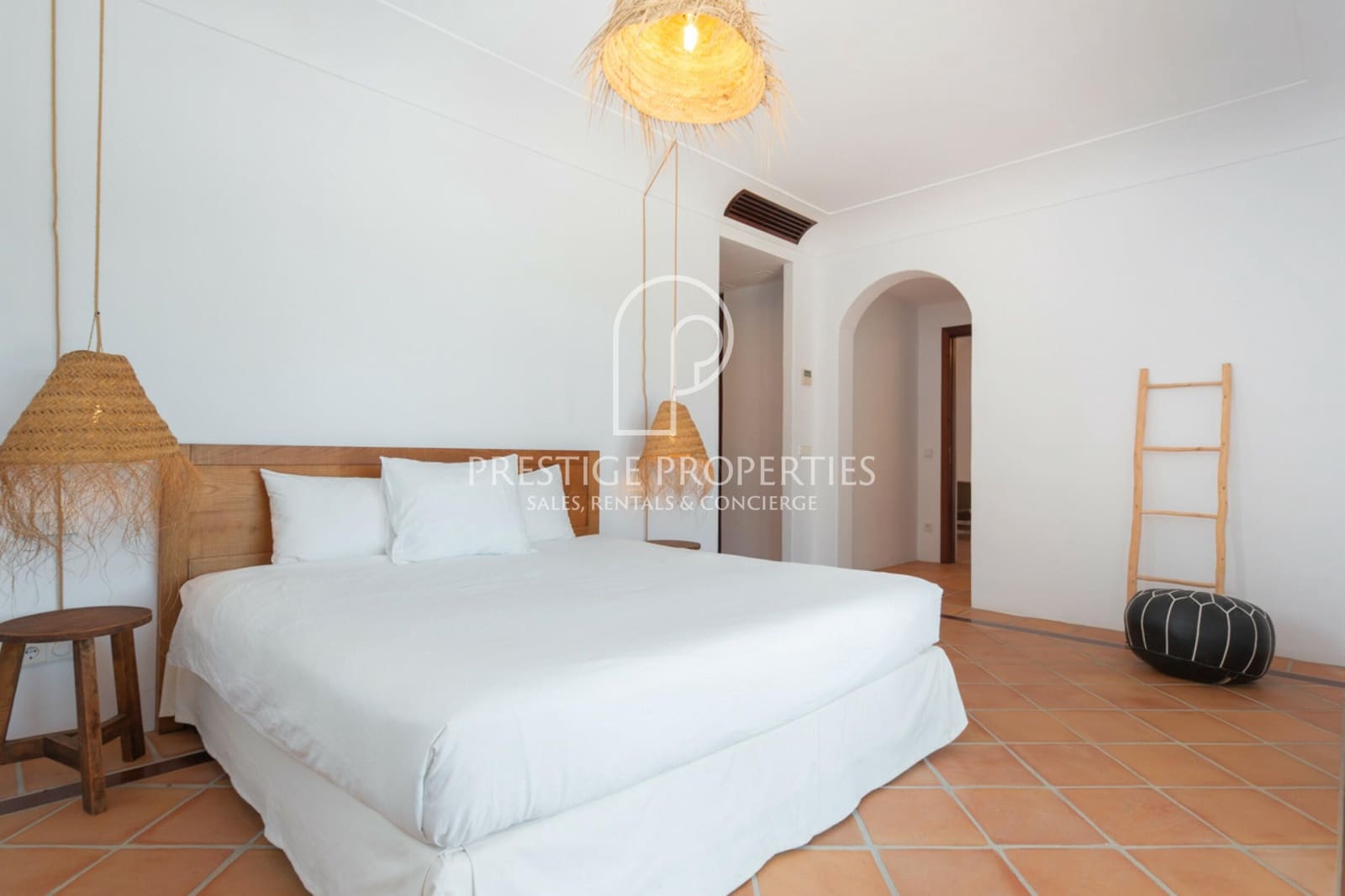 6 soveværelse Finca/Landehus til salg i Santa Eulalia / Santa Eularia med swimmingpool - € 8.900.000 (Ref: 9109854)