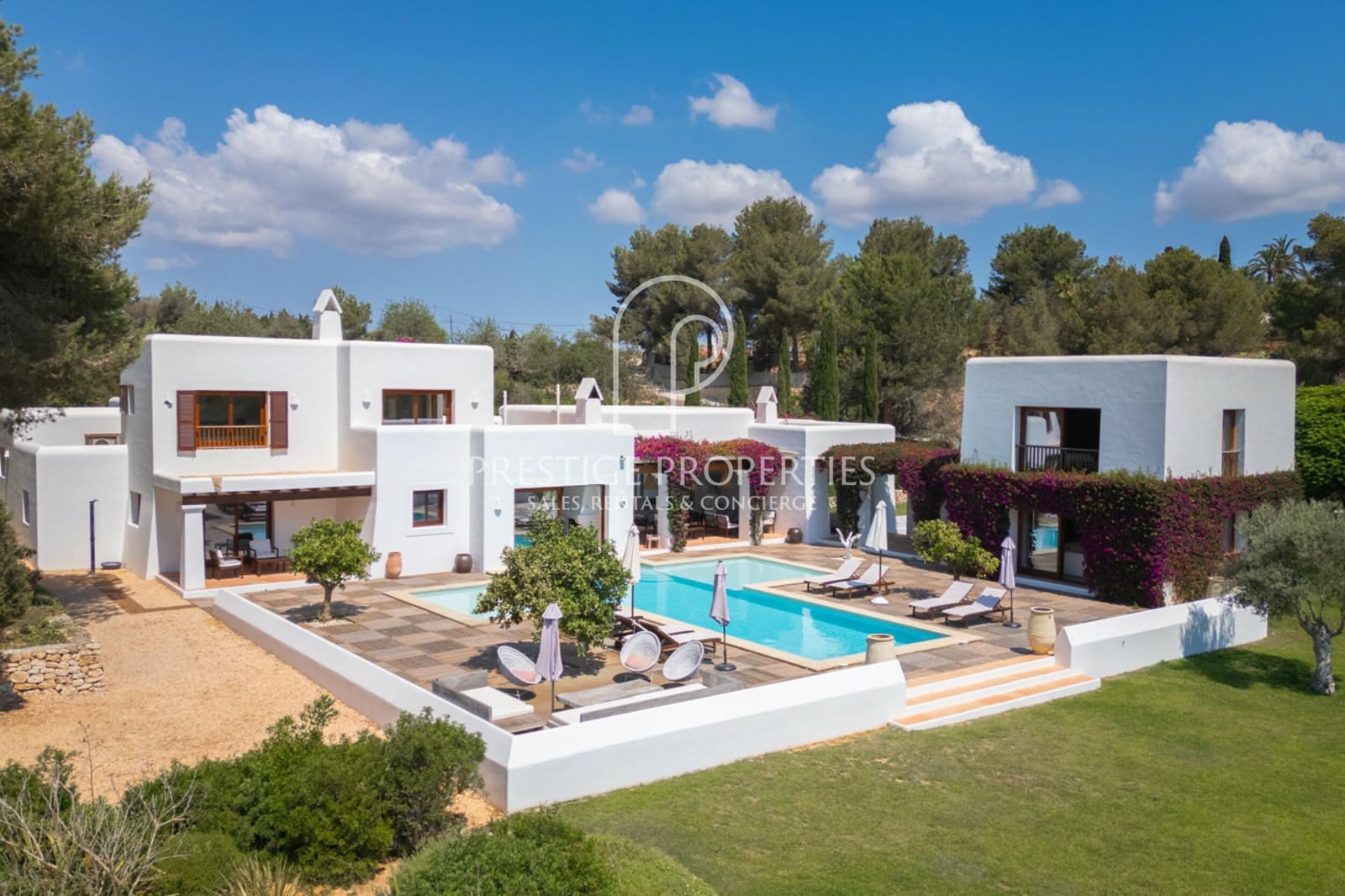 6 soveværelse Finca/Landehus til salg i Santa Eulalia / Santa Eularia med swimmingpool - € 8.900.000 (Ref: 9109854)