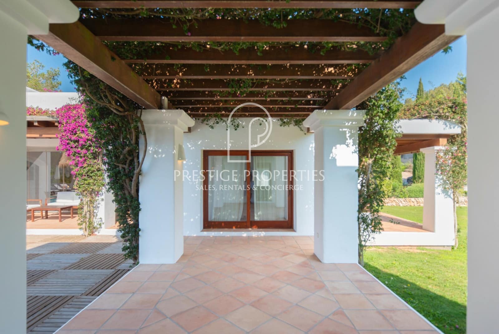 6 soveværelse Finca/Landehus til salg i Santa Eulalia / Santa Eularia med swimmingpool - € 8.900.000 (Ref: 9109854)