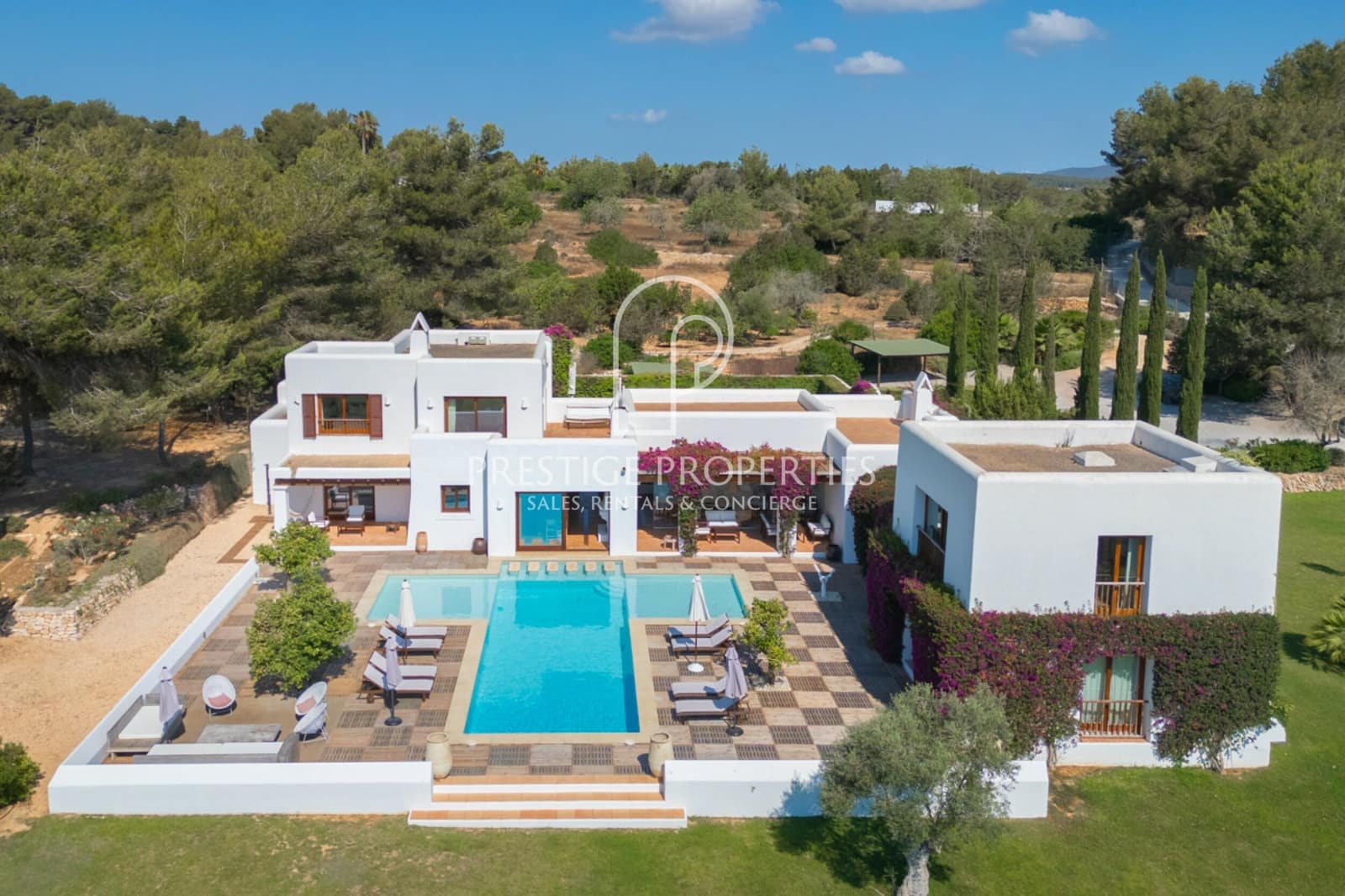 6 soveværelse Finca/Landehus til salg i Santa Eulalia / Santa Eularia med swimmingpool - € 8.900.000 (Ref: 9109854)